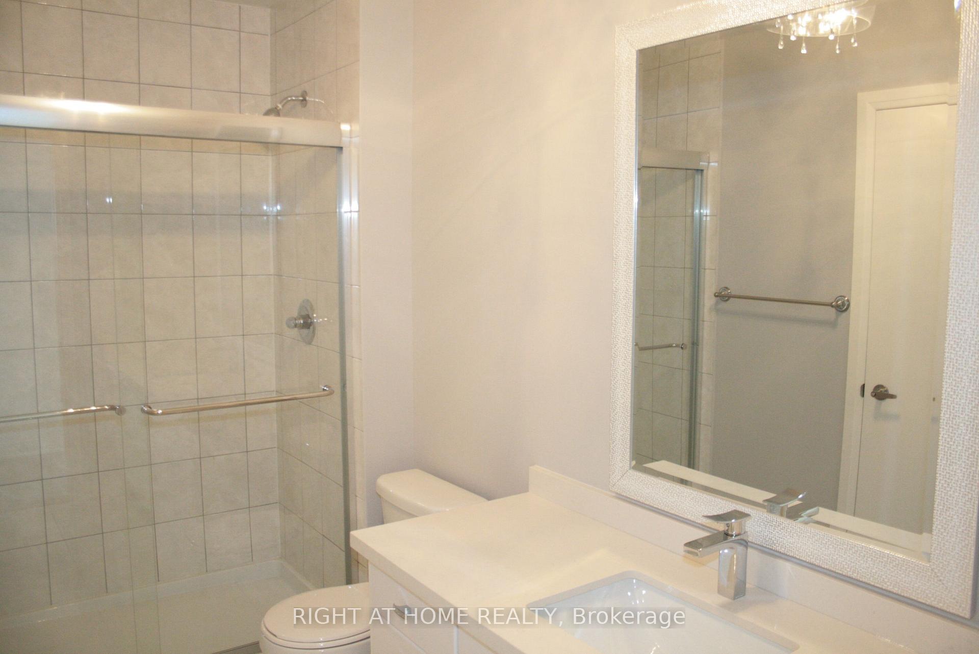 Photo 16 of 206 Arianna Crescent, Vaughan, Patterson — HOMEH