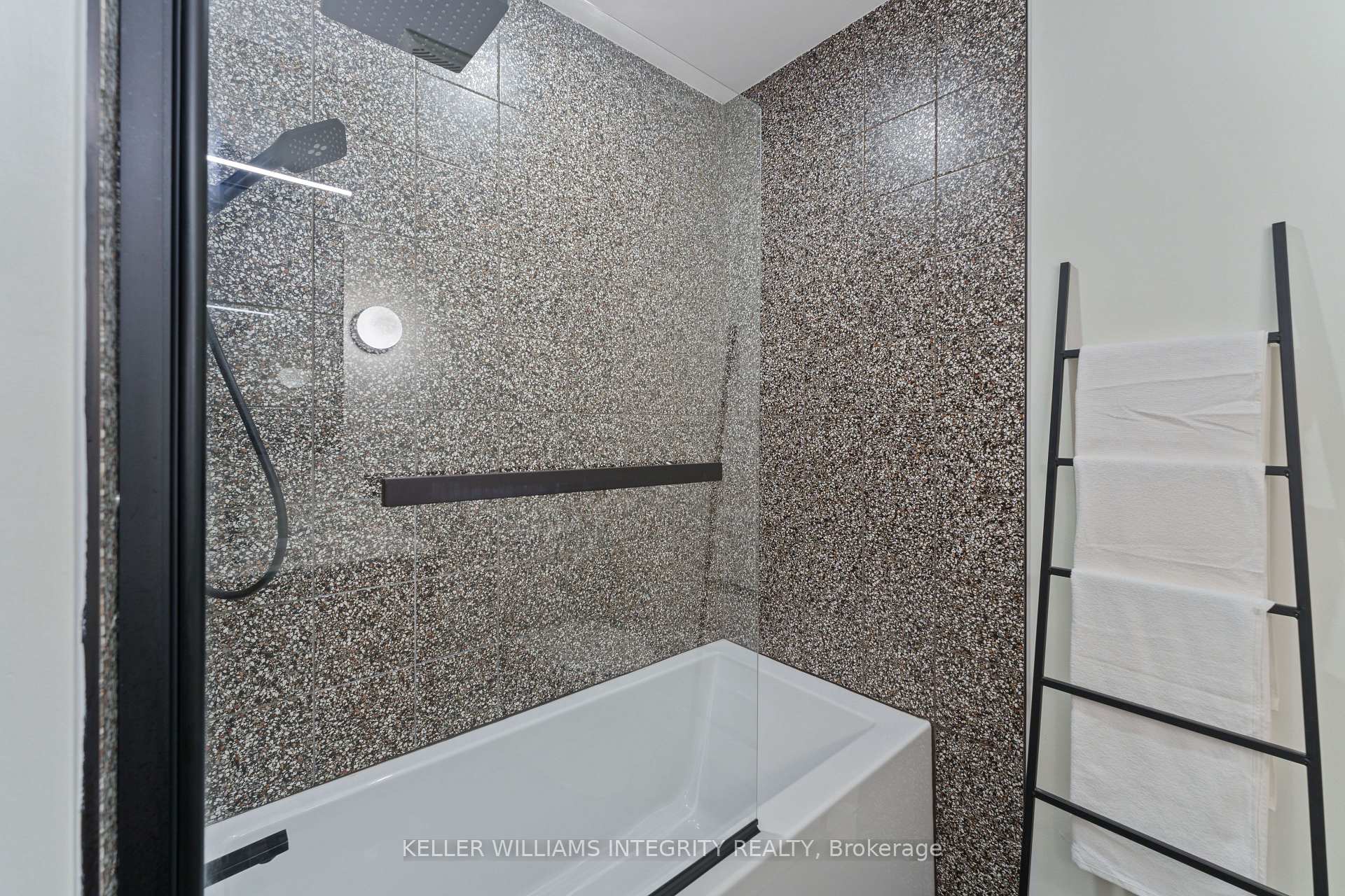 Photo 16 of 28 Hintonburg Place, Ottawa, Hintonburg — HOMEH