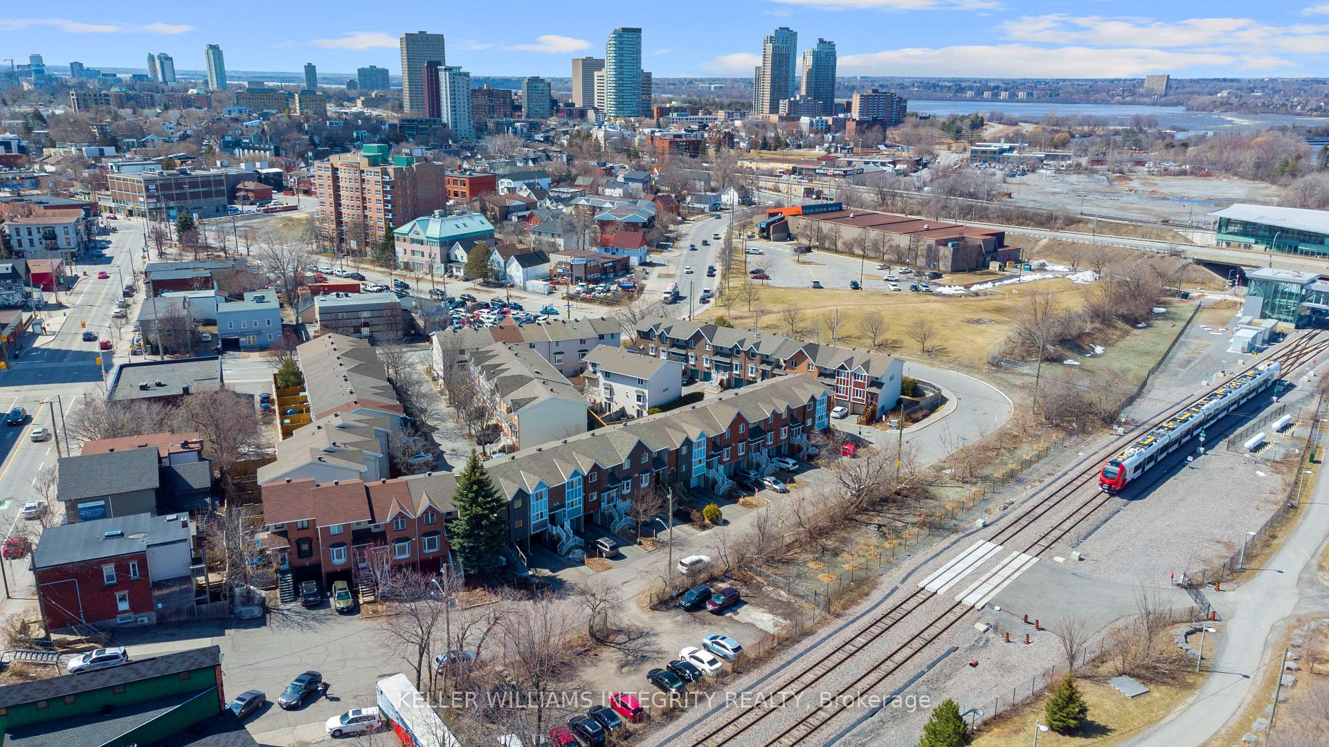Photo 23 of 28 Hintonburg Place, Ottawa, Hintonburg — HOMEH