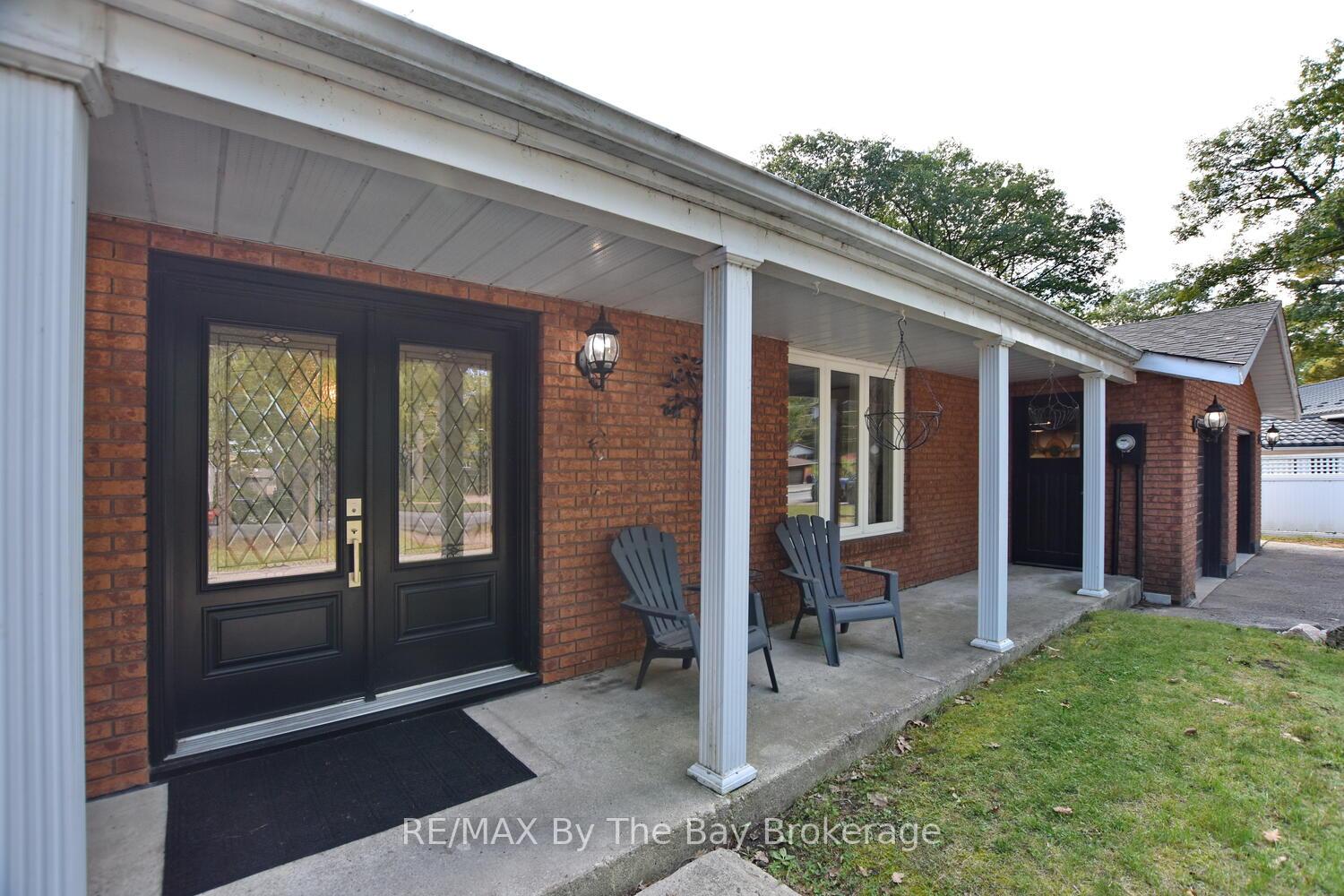 Photo 3 of 185 Oxbow Park Drive, Wasaga Beach — HOMEH