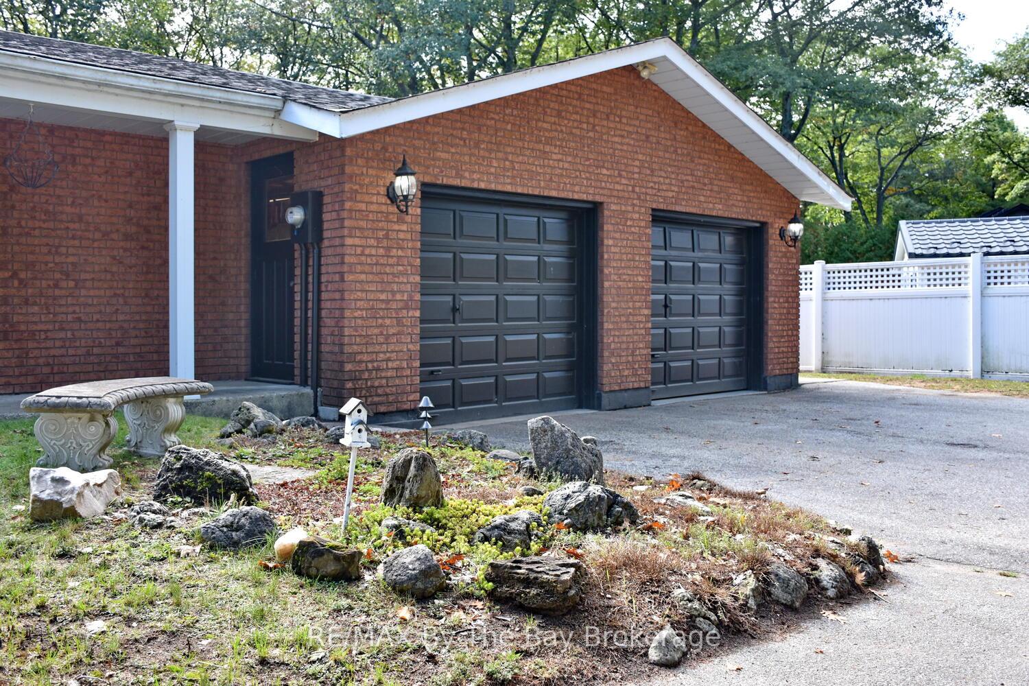 Photo 4 of 185 Oxbow Park Drive, Wasaga Beach — HOMEH