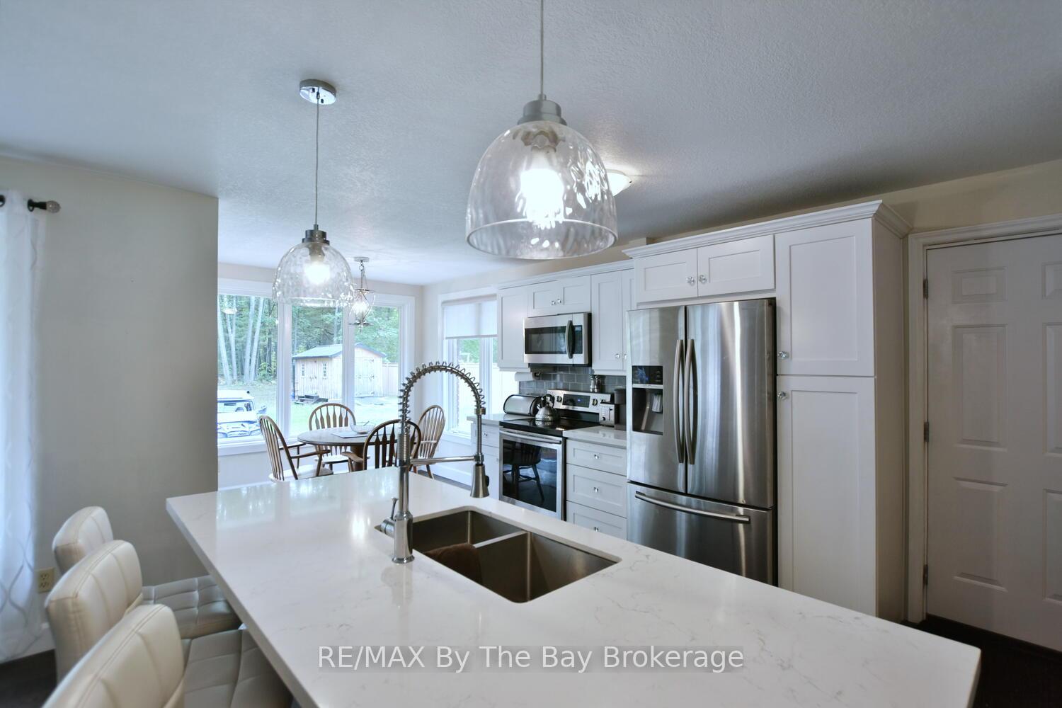 Photo 9 of 185 Oxbow Park Drive, Wasaga Beach — HOMEH