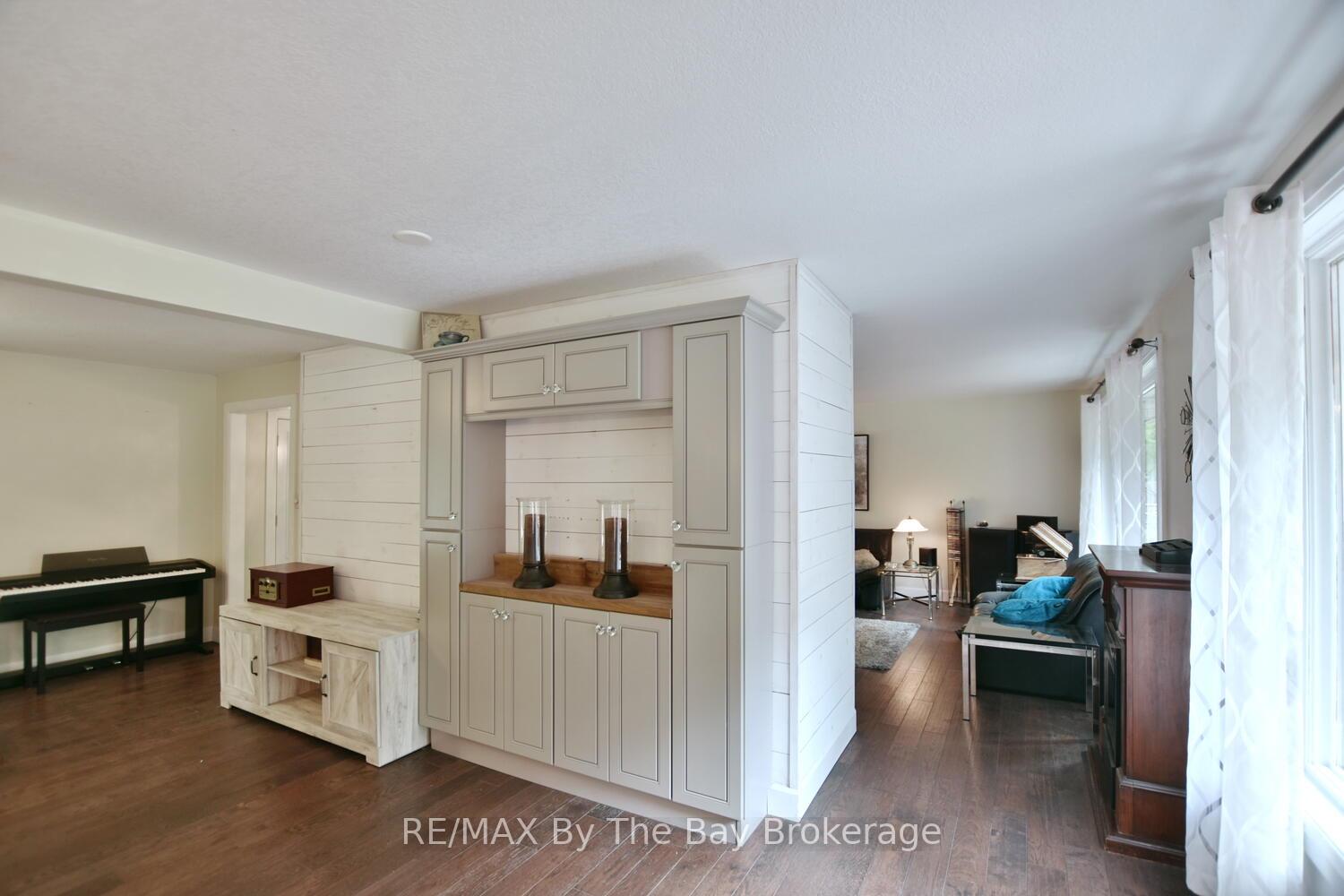 Photo 16 of 185 Oxbow Park Drive, Wasaga Beach — HOMEH