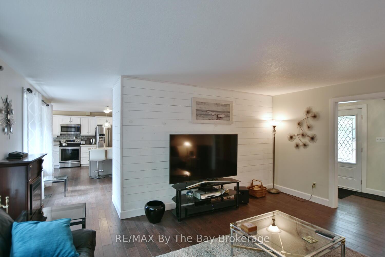 Photo 22 of 185 Oxbow Park Drive, Wasaga Beach — HOMEH