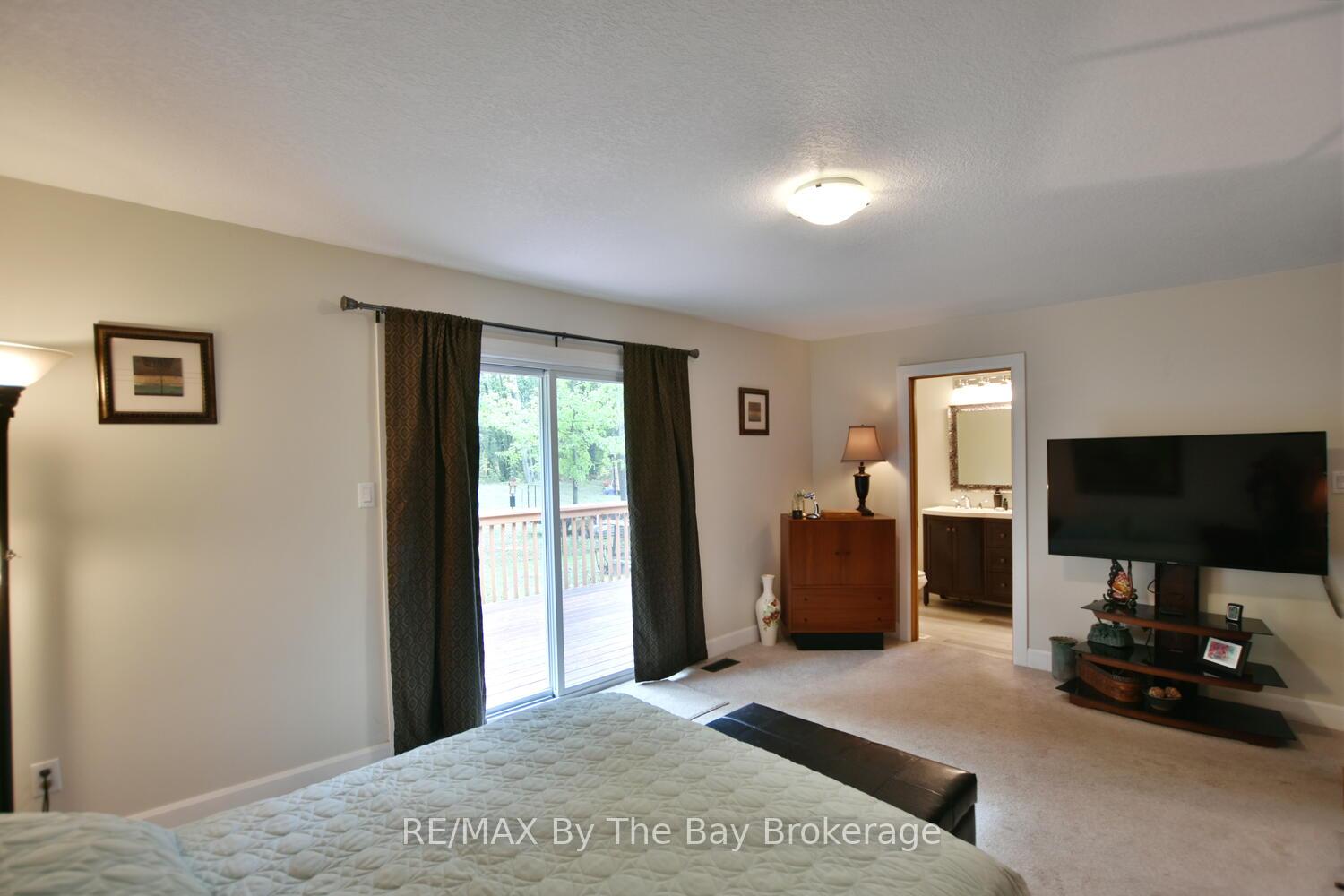 Photo 24 of 185 Oxbow Park Drive, Wasaga Beach — HOMEH