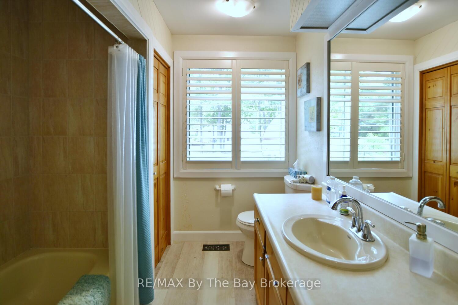 Photo 30 of 185 Oxbow Park Drive, Wasaga Beach — HOMEH