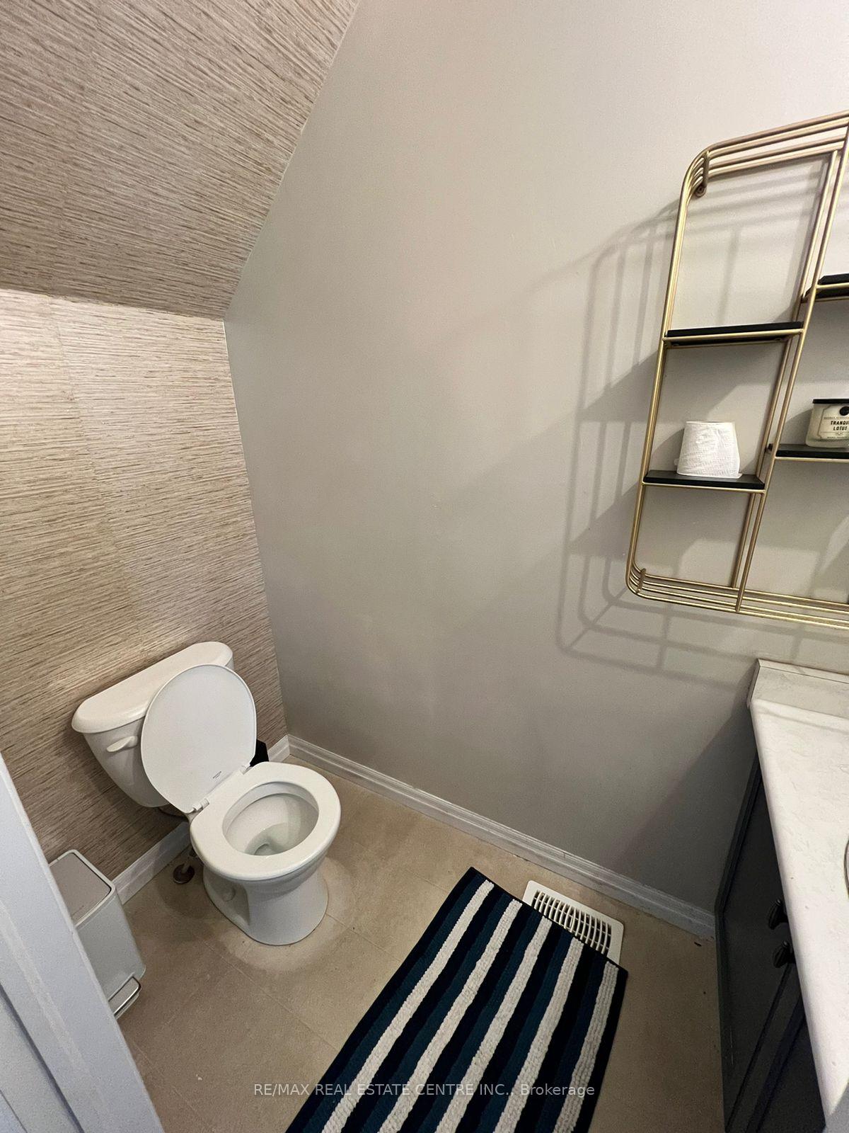 Photo 11 of Unit Upper, 162 Newcastle Drive, Waterloo, Huron Park — HOMEH
