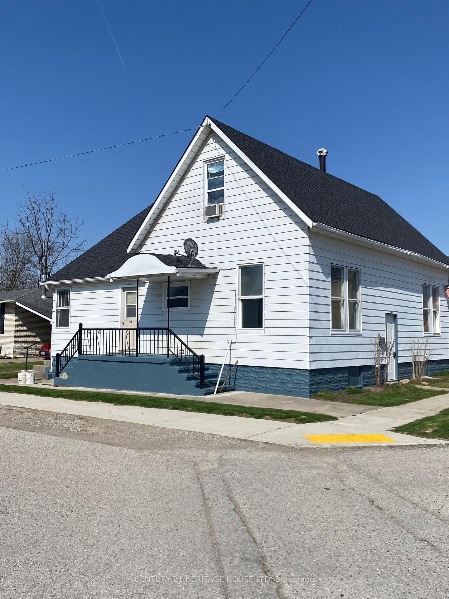 Photo 2 of 151 Elm Street, West Elgin, West Lorne — HOMEH