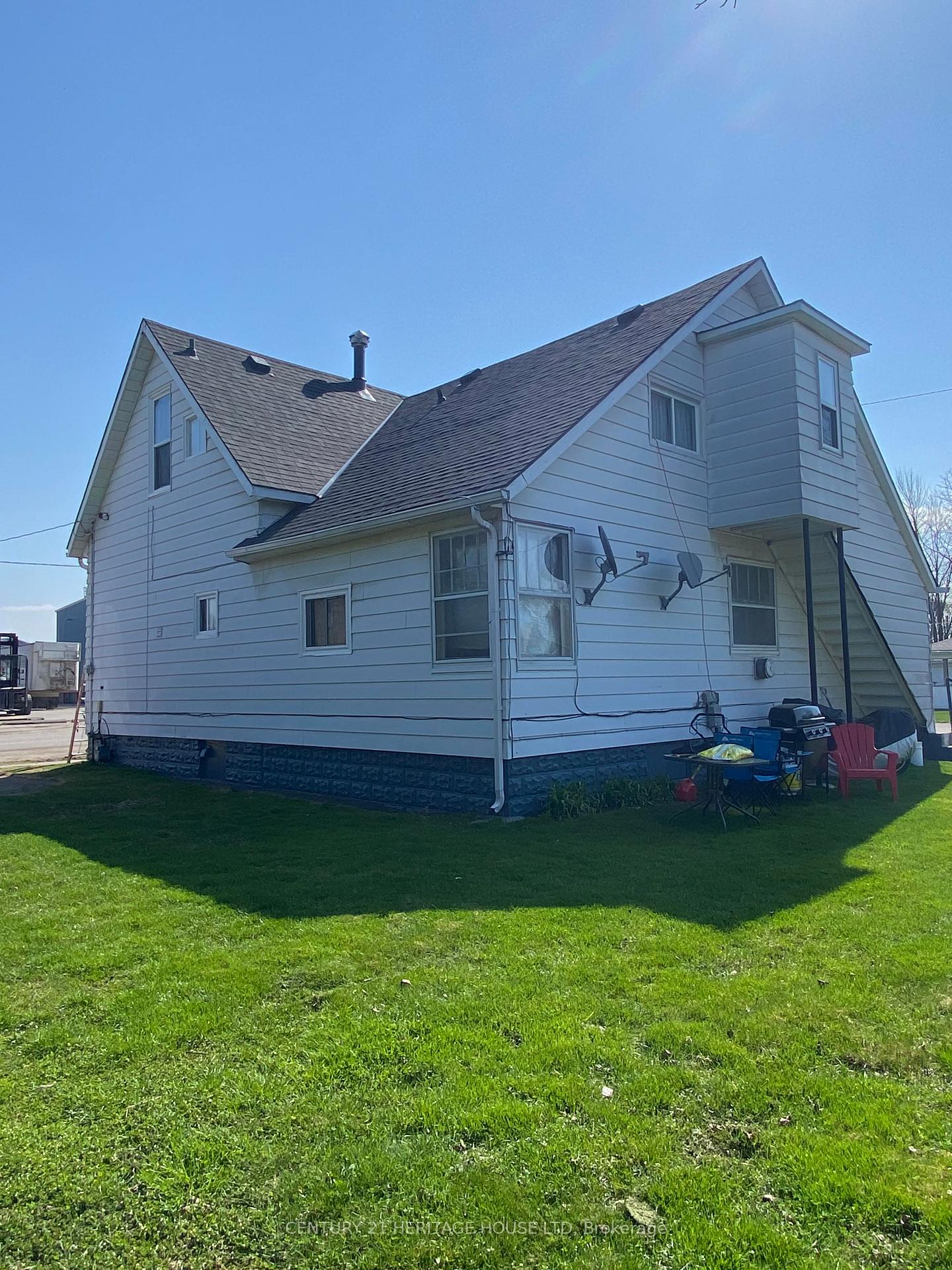 Photo 3 of 151 Elm Street, West Elgin, West Lorne — HOMEH