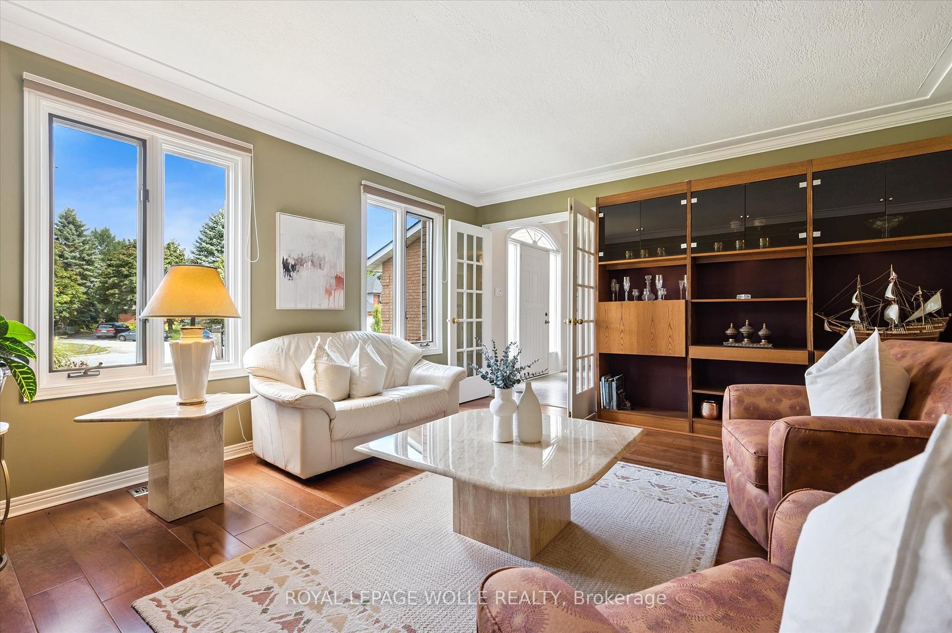 Photo 7 of 323 Amberwood Drive, Waterloo — HOMEH