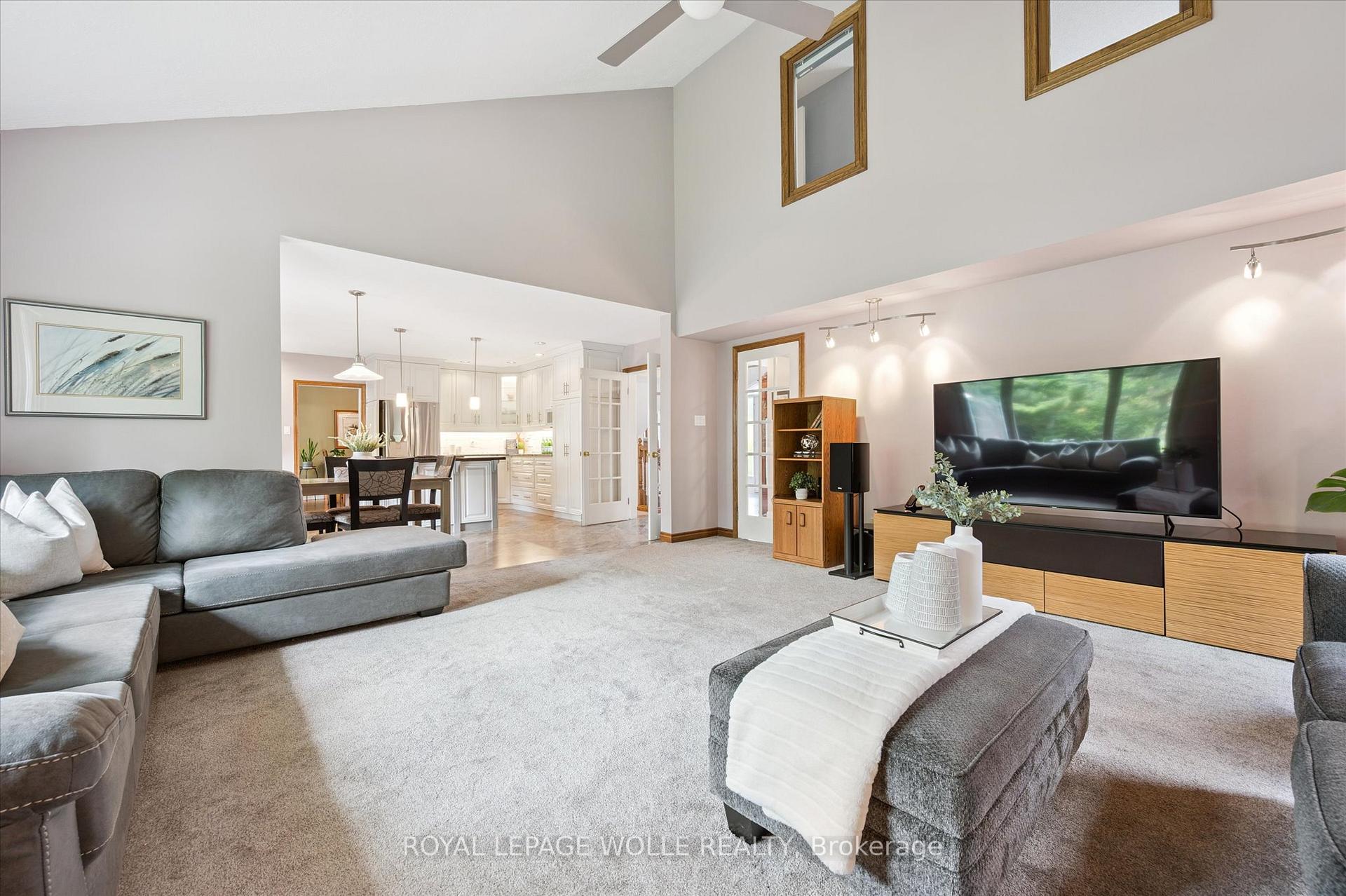 Photo 13 of 323 Amberwood Drive, Waterloo — HOMEH