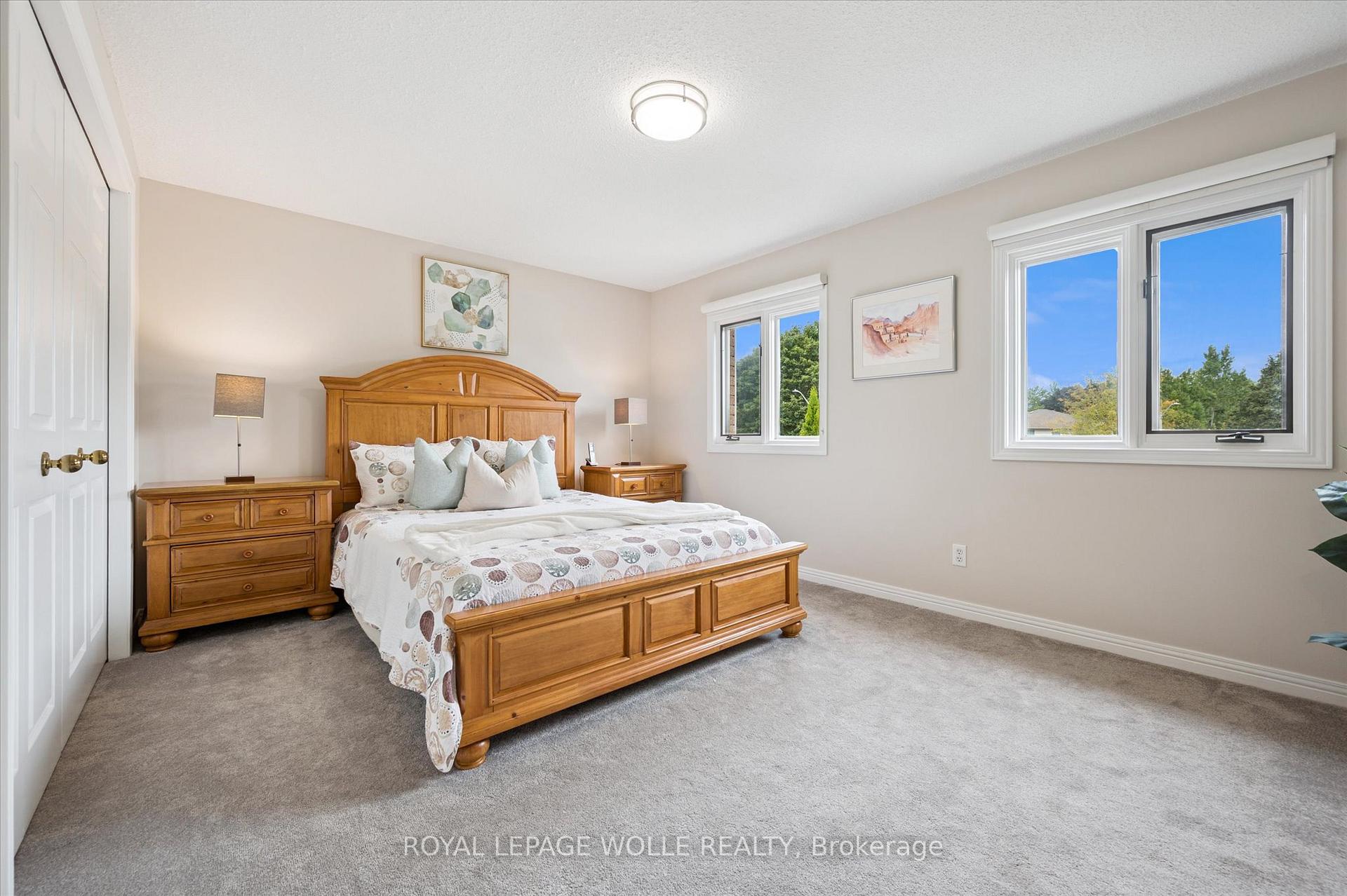 Photo 23 of 323 Amberwood Drive, Waterloo — HOMEH