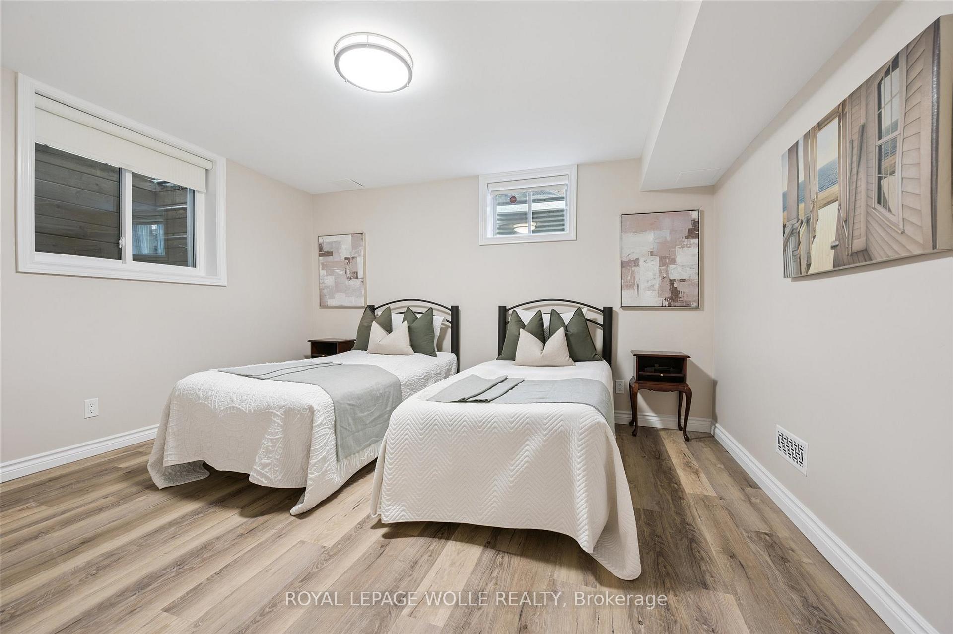 Photo 32 of 323 Amberwood Drive, Waterloo — HOMEH