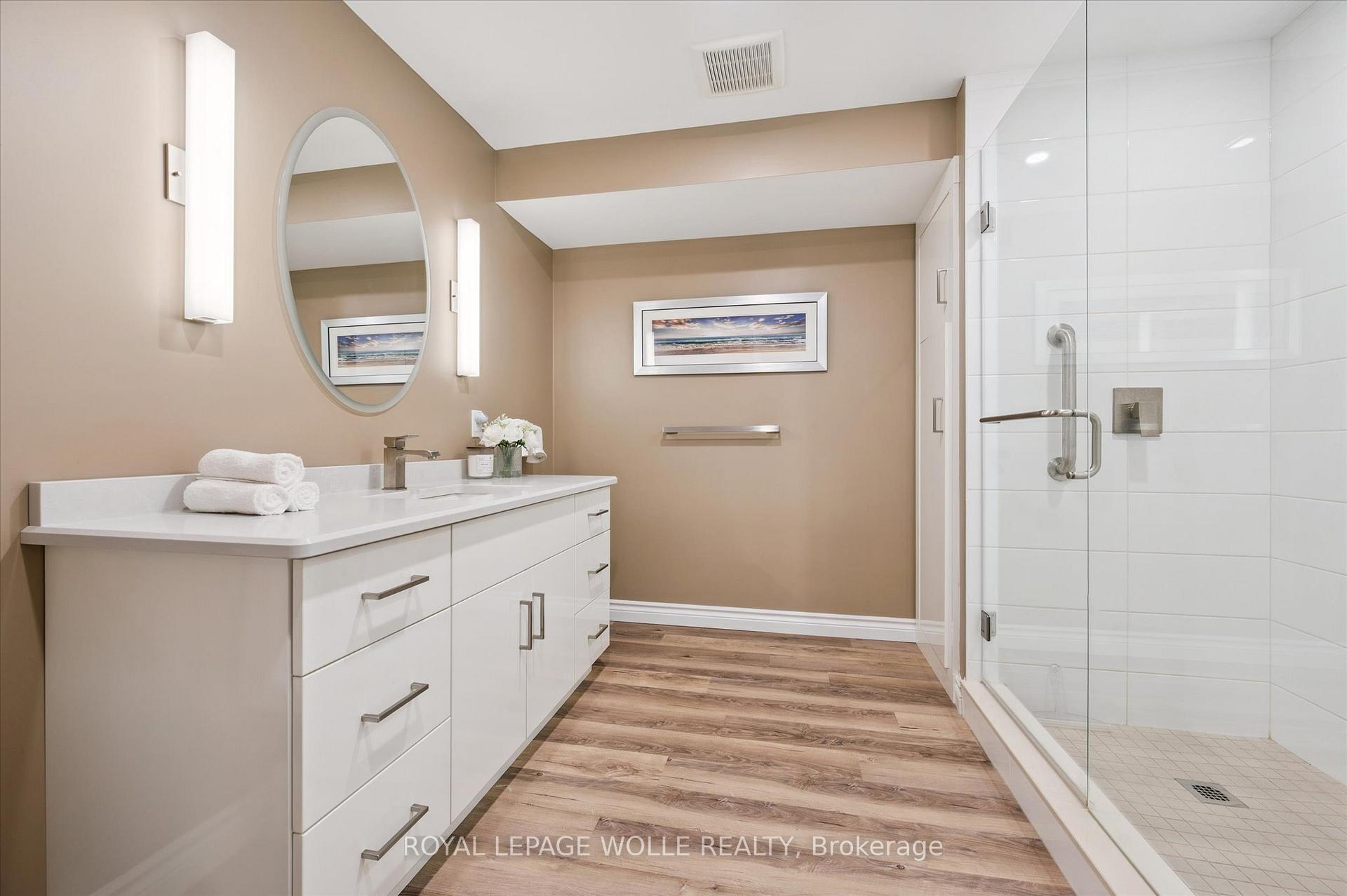 Photo 33 of 323 Amberwood Drive, Waterloo — HOMEH