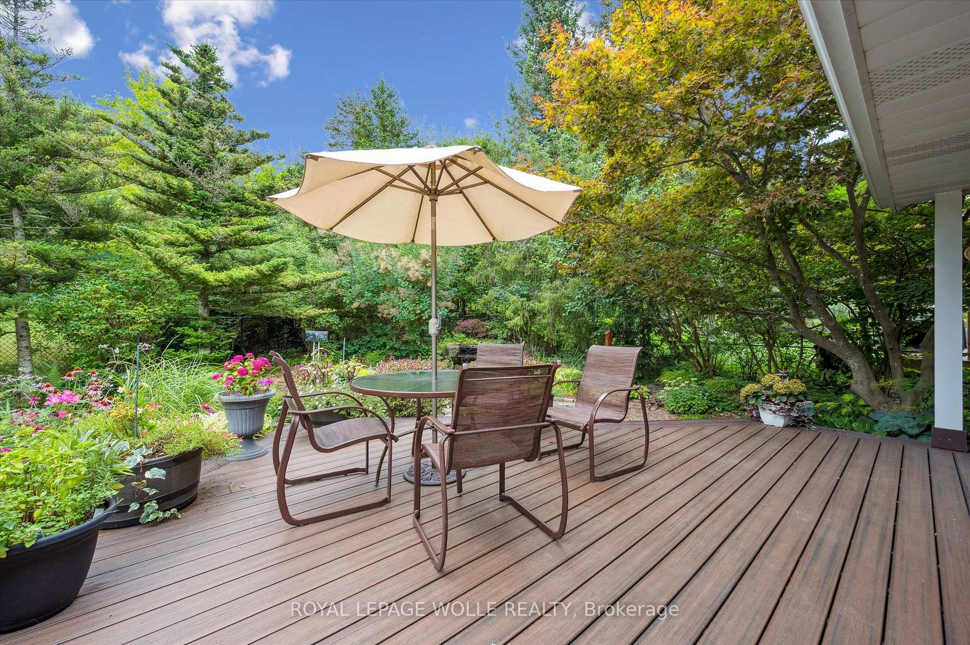 Photo 36 of 323 Amberwood Drive, Waterloo — HOMEH