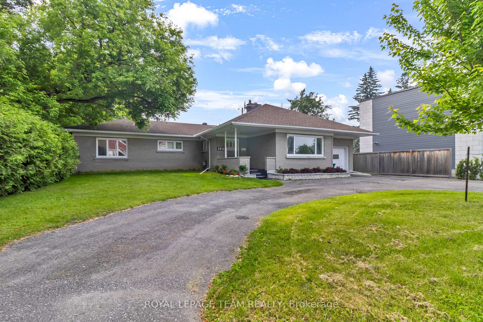 Photo 3 of 1916 Alta Vista Drive, Ottawa, Faircrest Heights — HOMEH