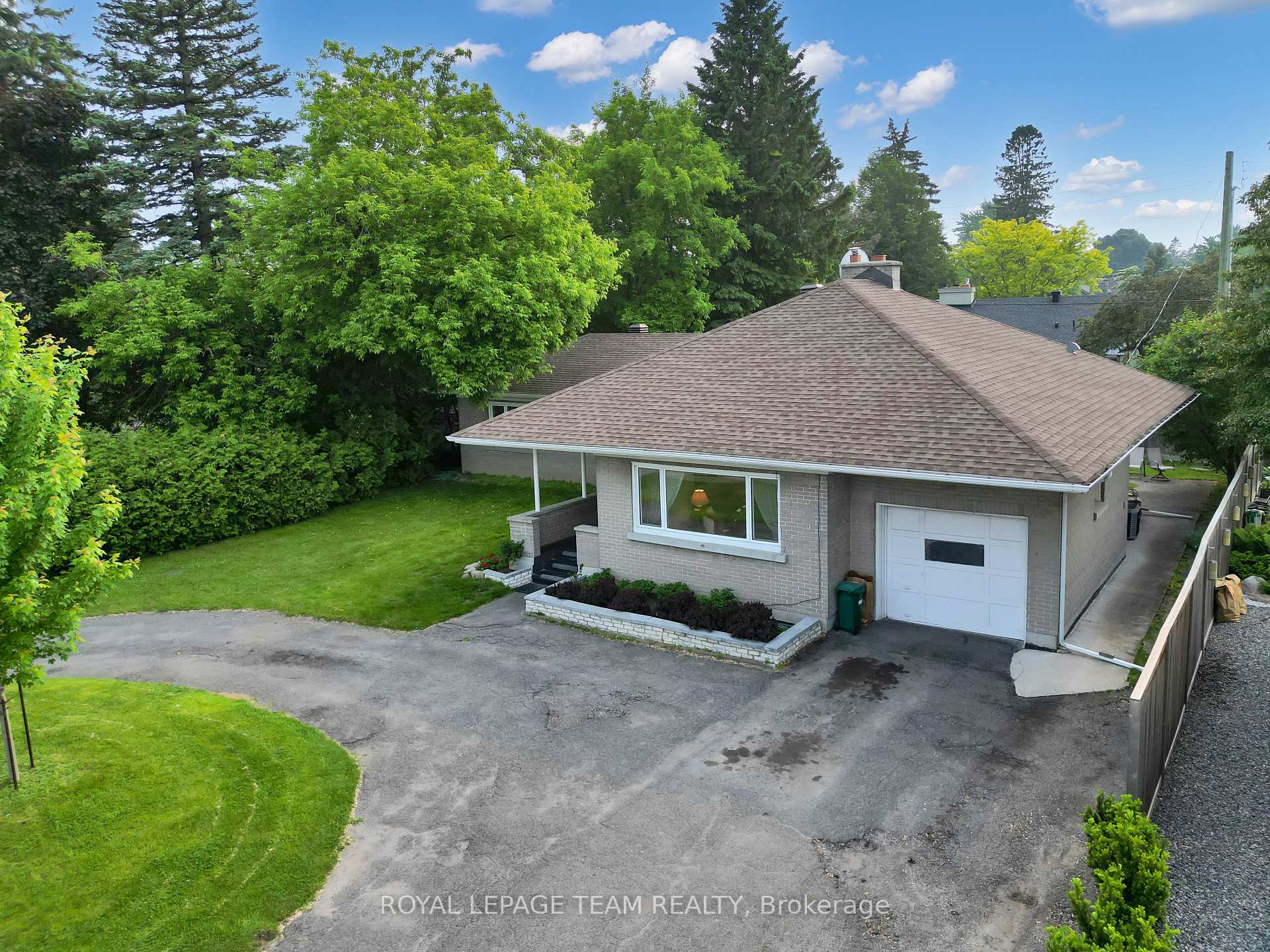 Photo 31 of 1916 Alta Vista Drive, Ottawa, Faircrest Heights — HOMEH