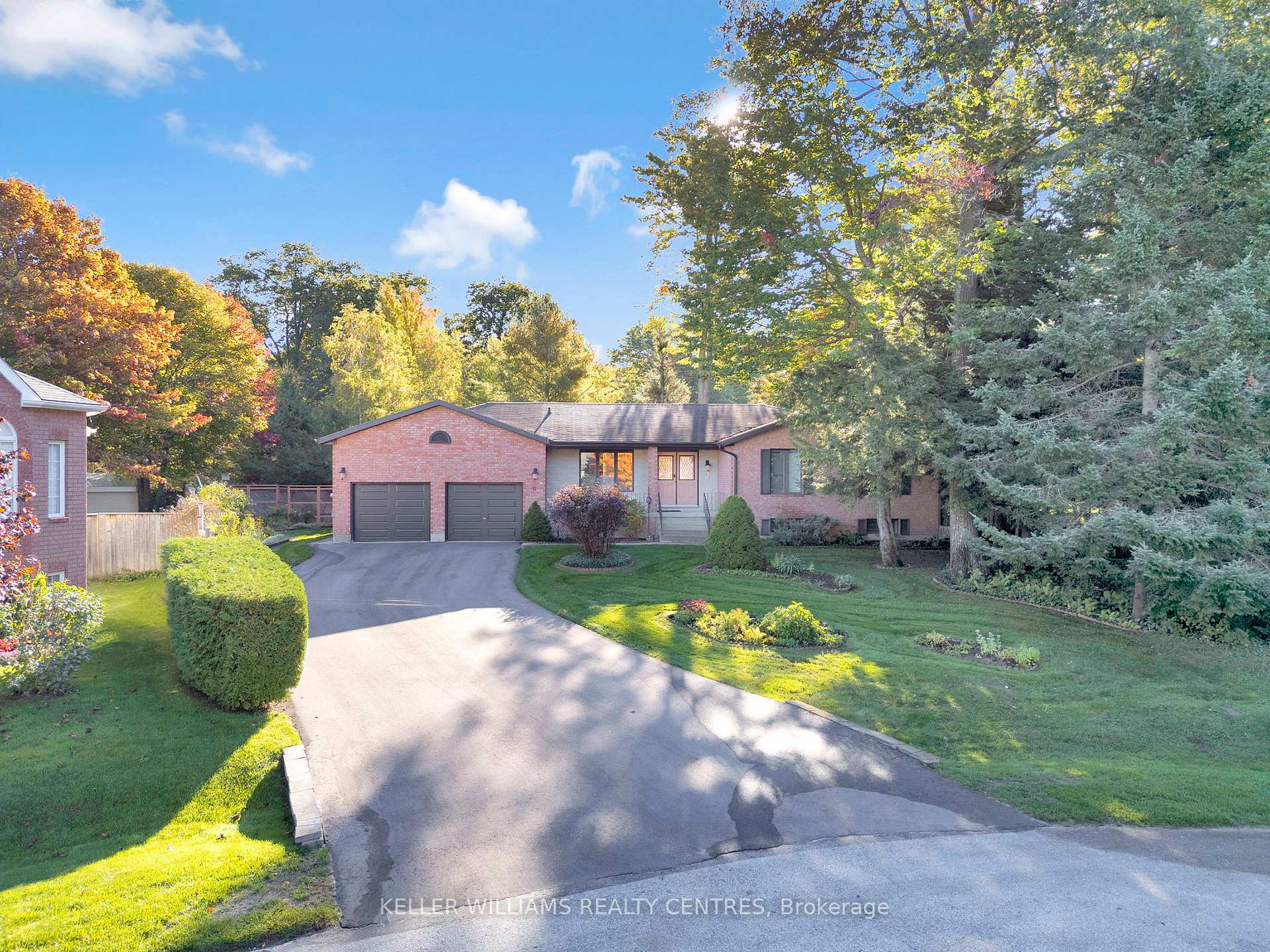 Photo 1 of 11 Birchmount Circle, Wasaga Beach — HOMEH