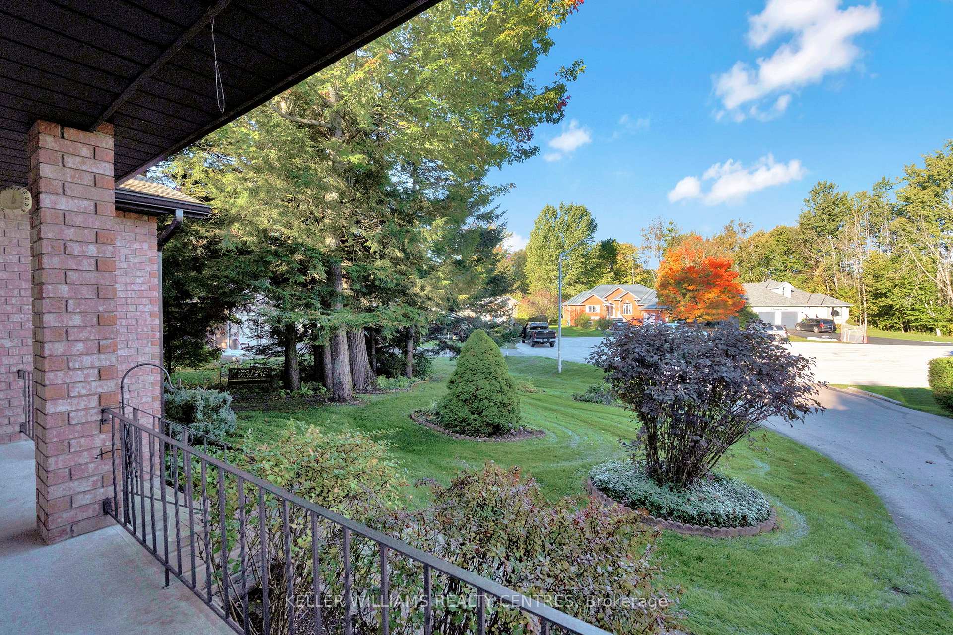 Photo 4 of 11 Birchmount Circle, Wasaga Beach — HOMEH