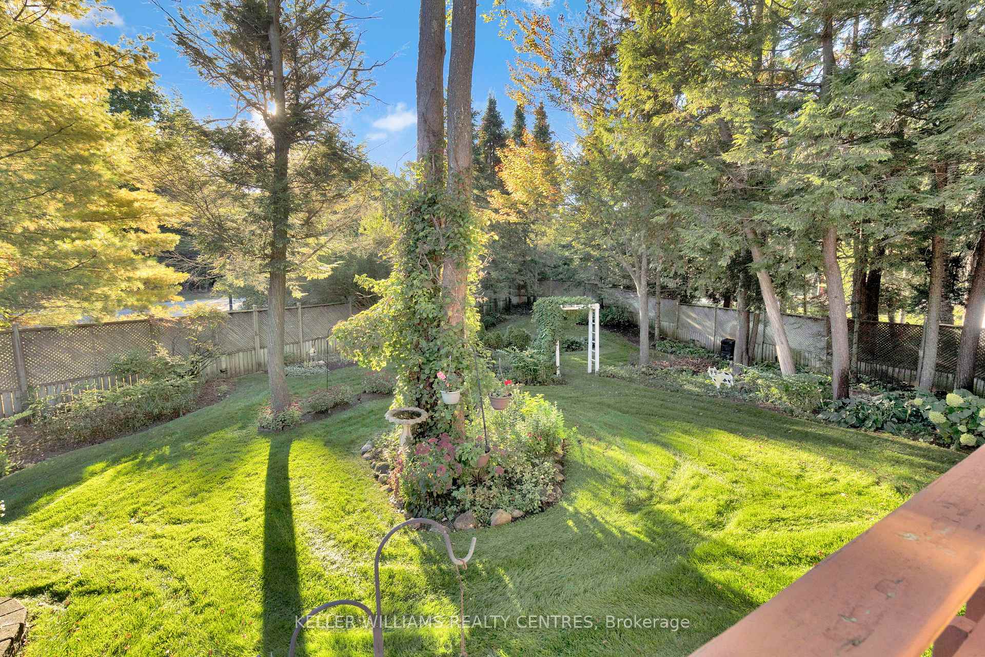 Photo 5 of 11 Birchmount Circle, Wasaga Beach — HOMEH