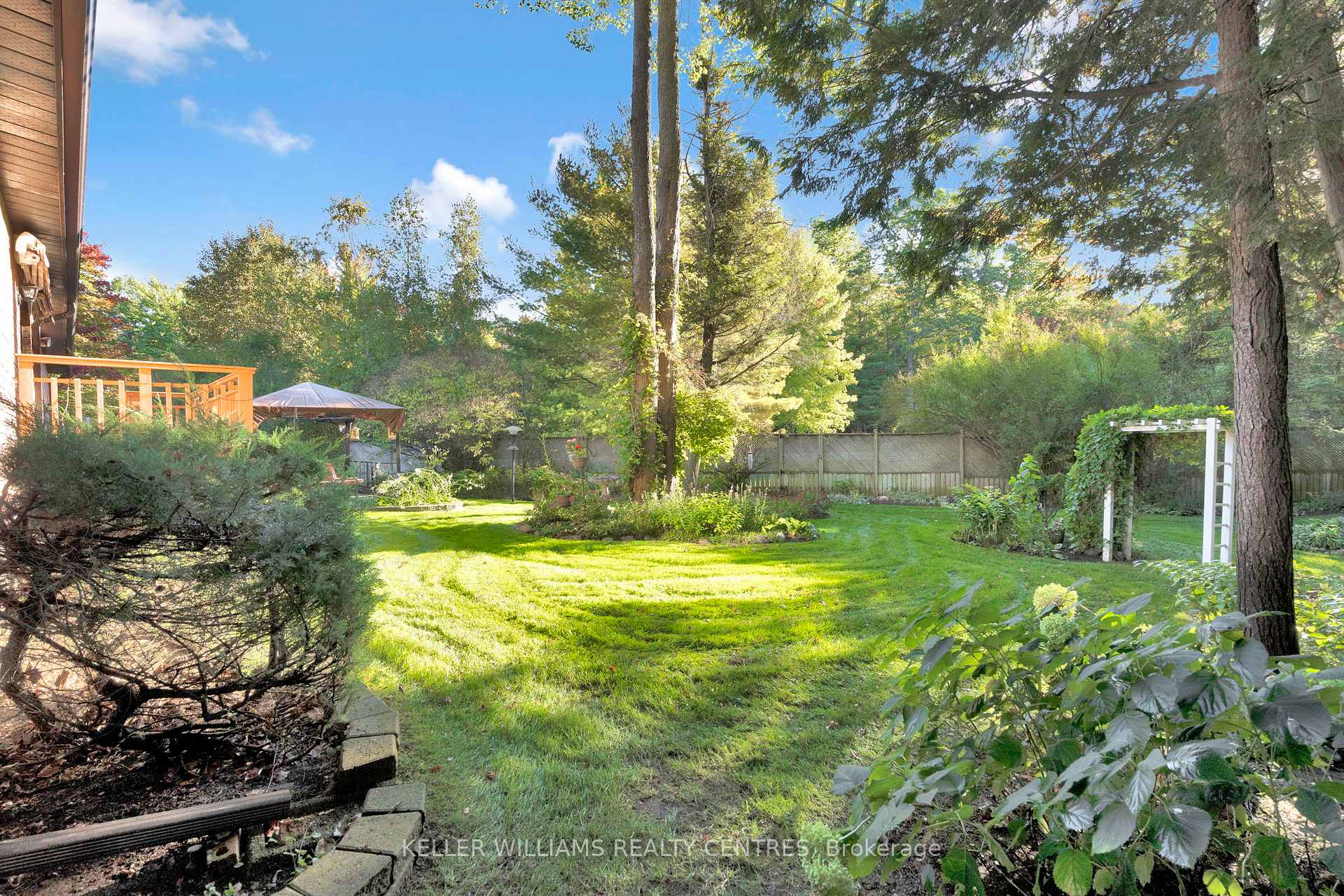Photo 7 of 11 Birchmount Circle, Wasaga Beach — HOMEH