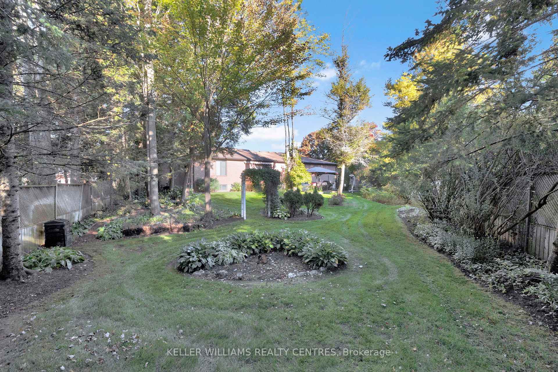 Photo 9 of 11 Birchmount Circle, Wasaga Beach — HOMEH