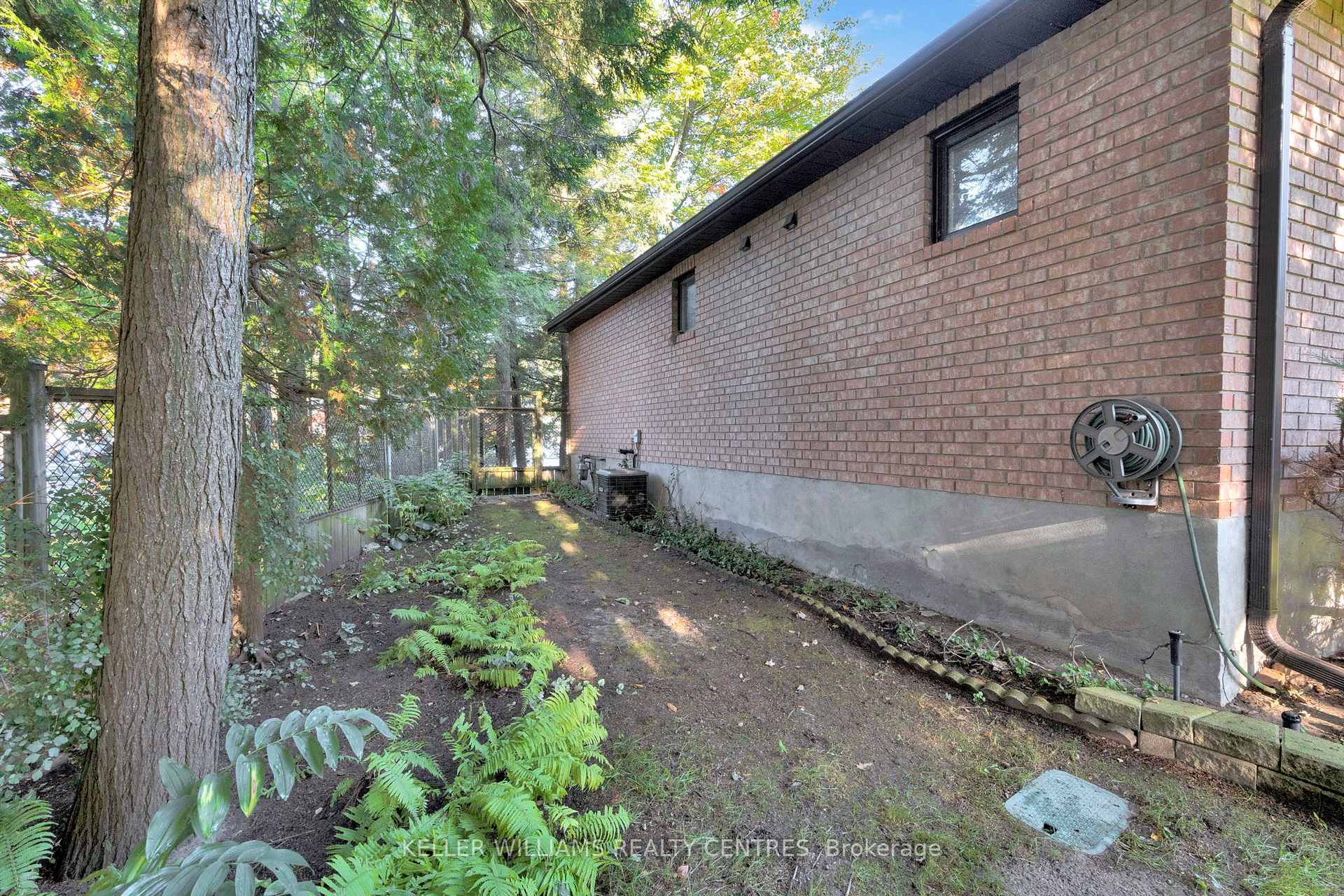 Photo 12 of 11 Birchmount Circle, Wasaga Beach — HOMEH