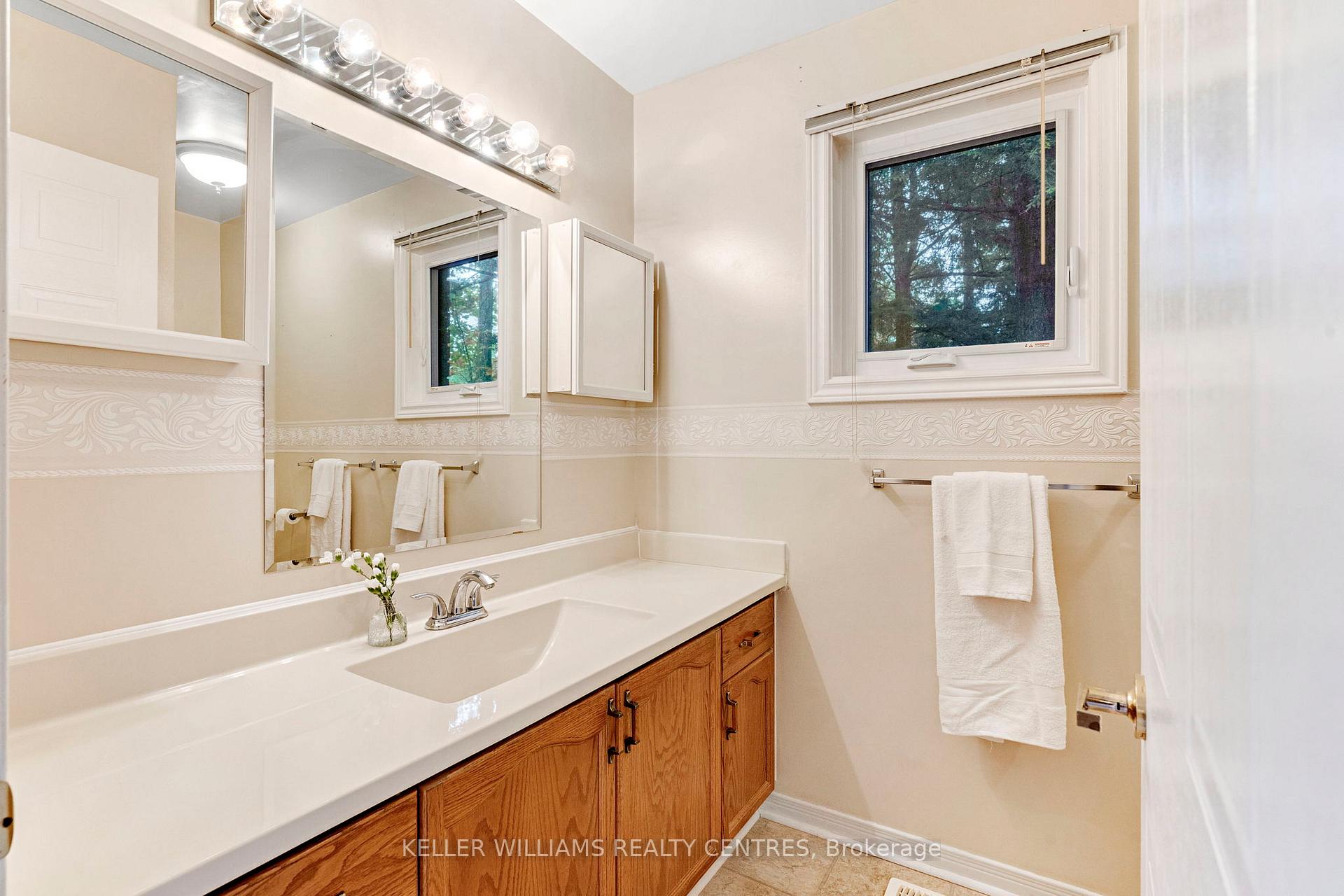 Photo 28 of 11 Birchmount Circle, Wasaga Beach — HOMEH