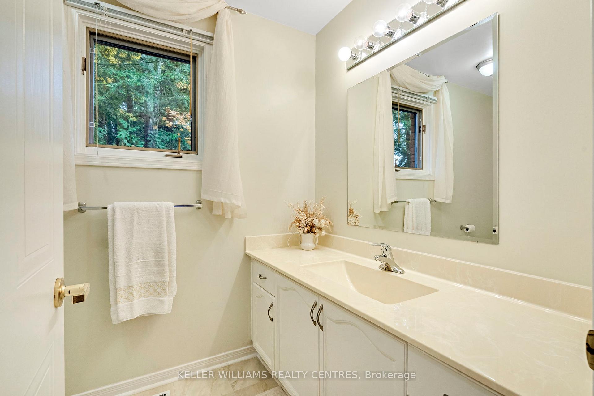 Photo 34 of 11 Birchmount Circle, Wasaga Beach — HOMEH