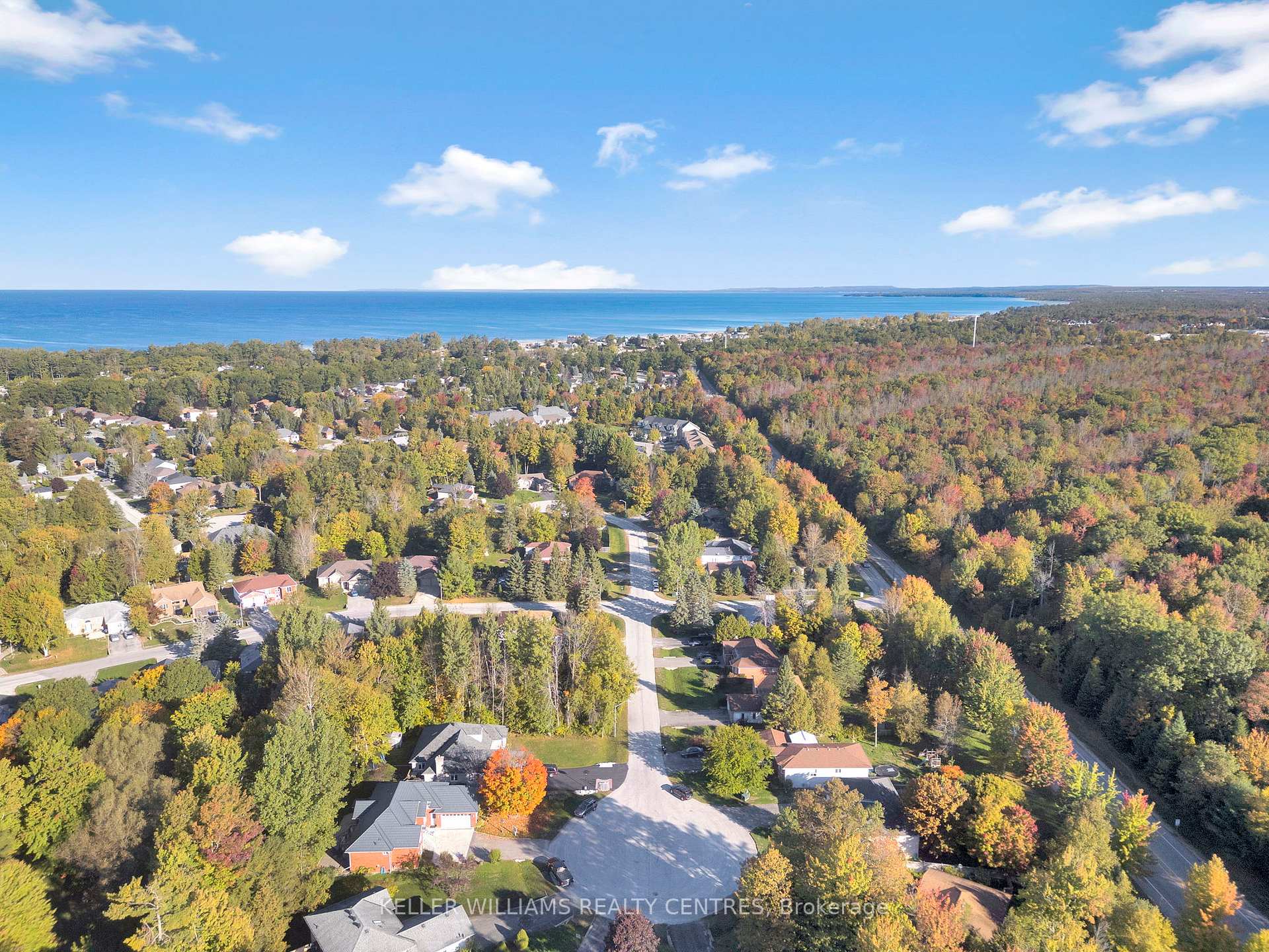 Photo 45 of 11 Birchmount Circle, Wasaga Beach — HOMEH