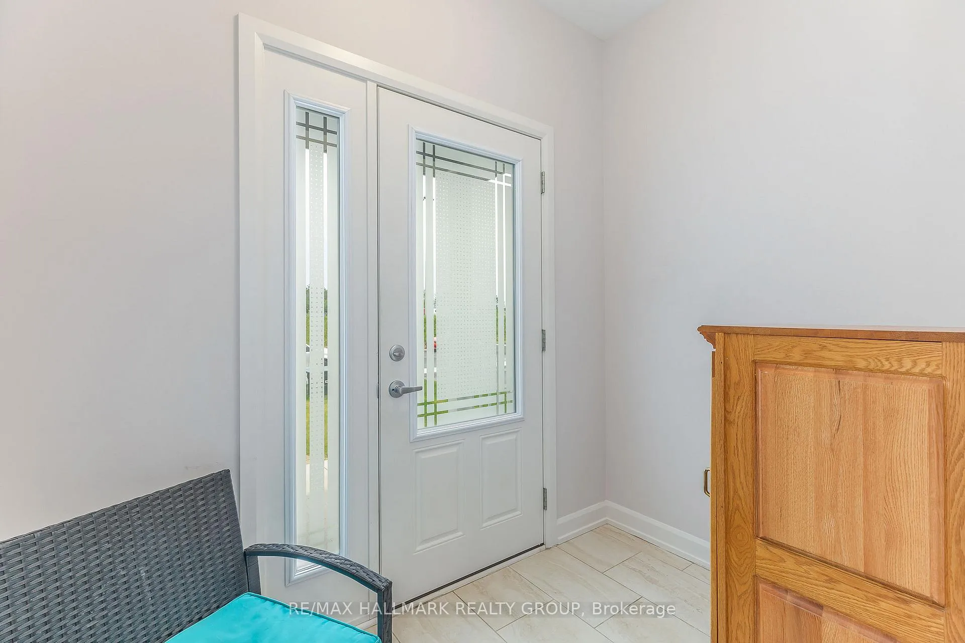 Photo 3 of 90 Vimy Ridge Crescent, Arnprior — HOMEH