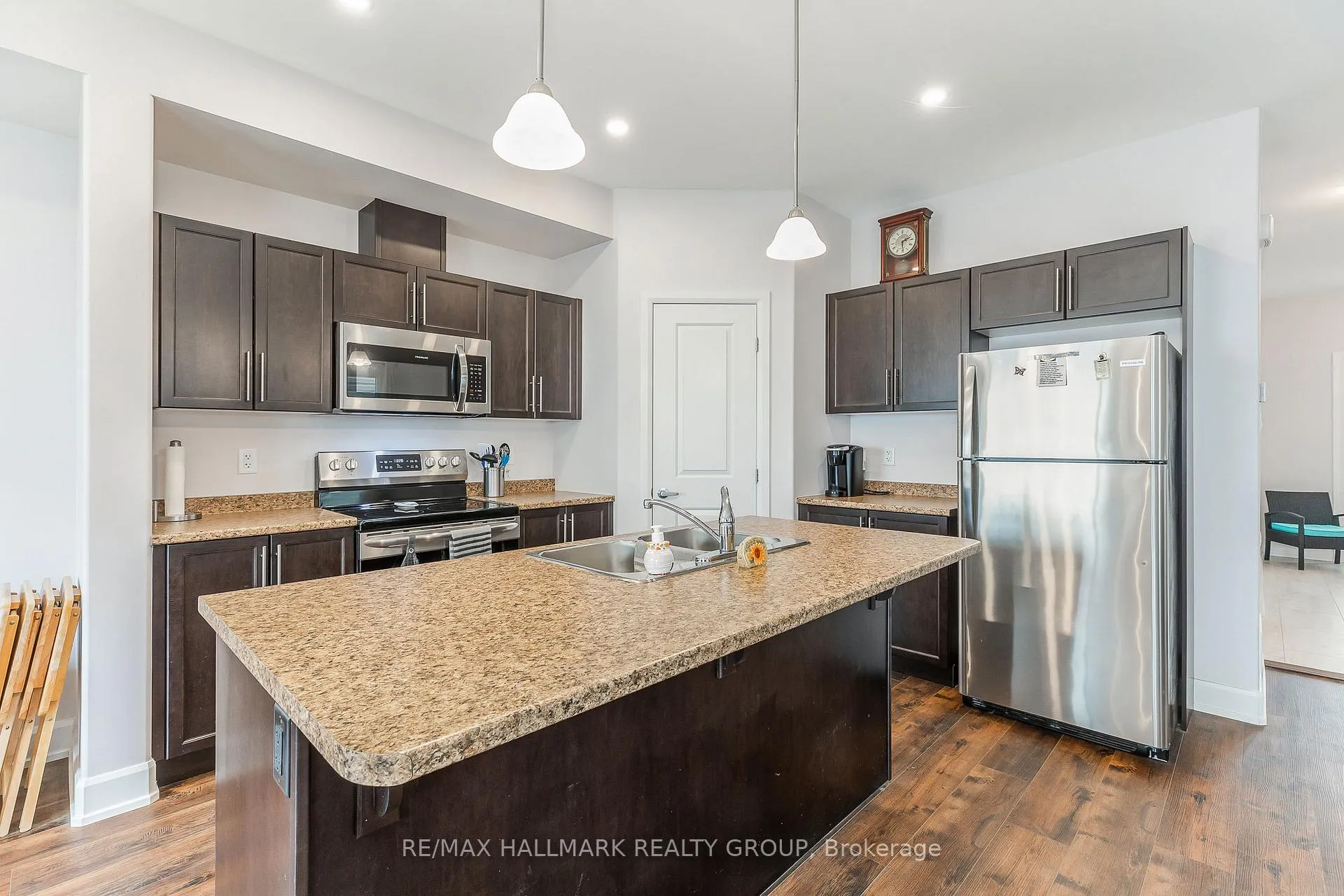 Photo 6 of 90 Vimy Ridge Crescent, Arnprior — HOMEH