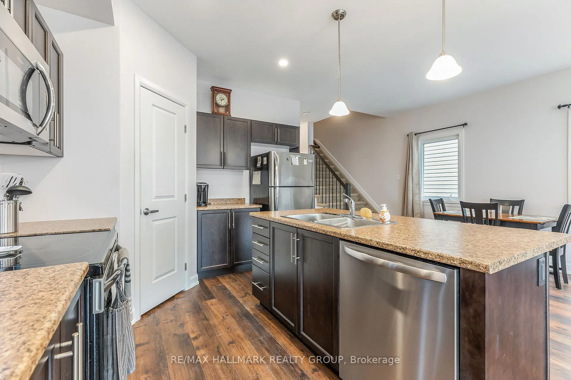 Photo 8 of 90 Vimy Ridge Crescent, Arnprior — HOMEH