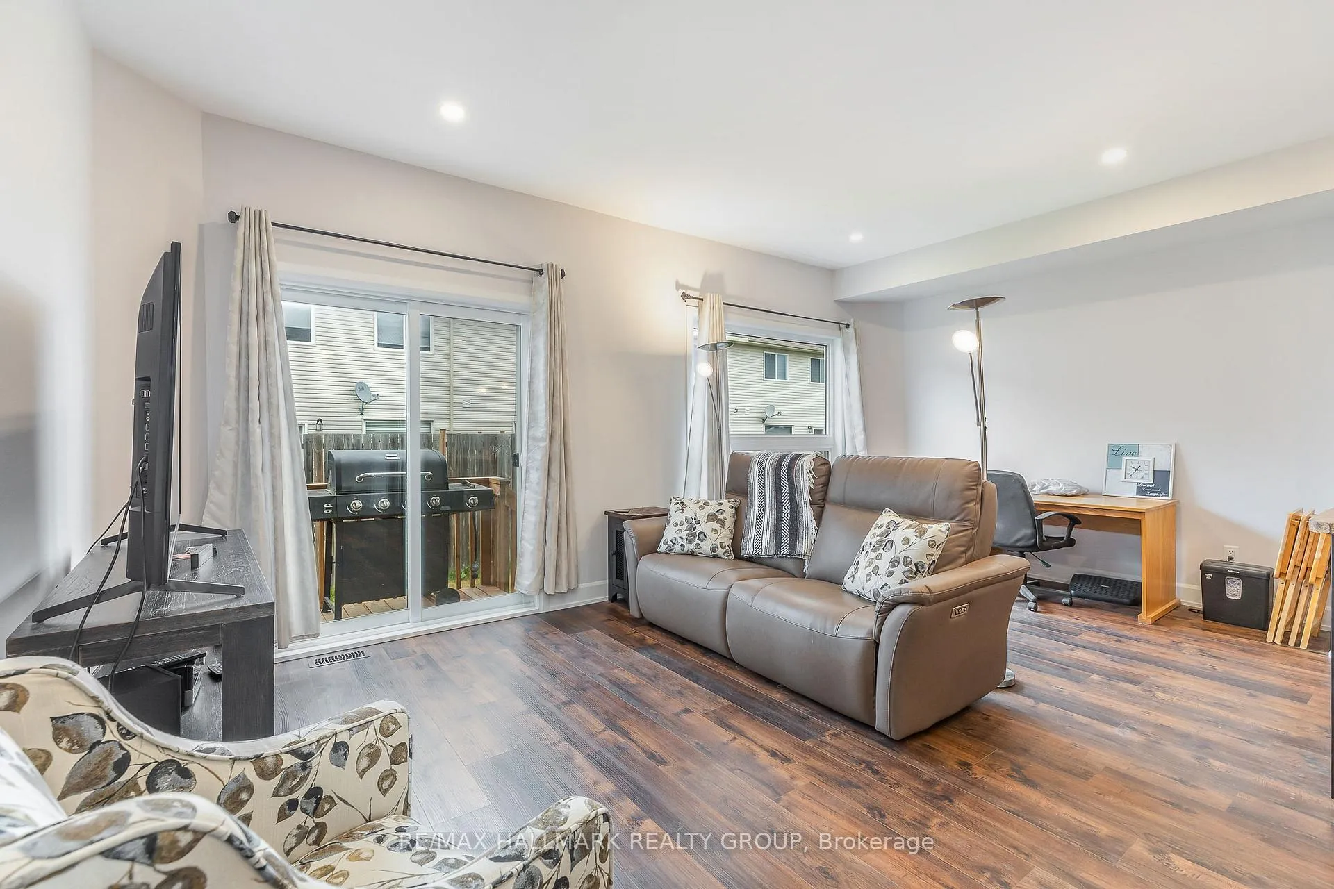 Photo 11 of 90 Vimy Ridge Crescent, Arnprior — HOMEH