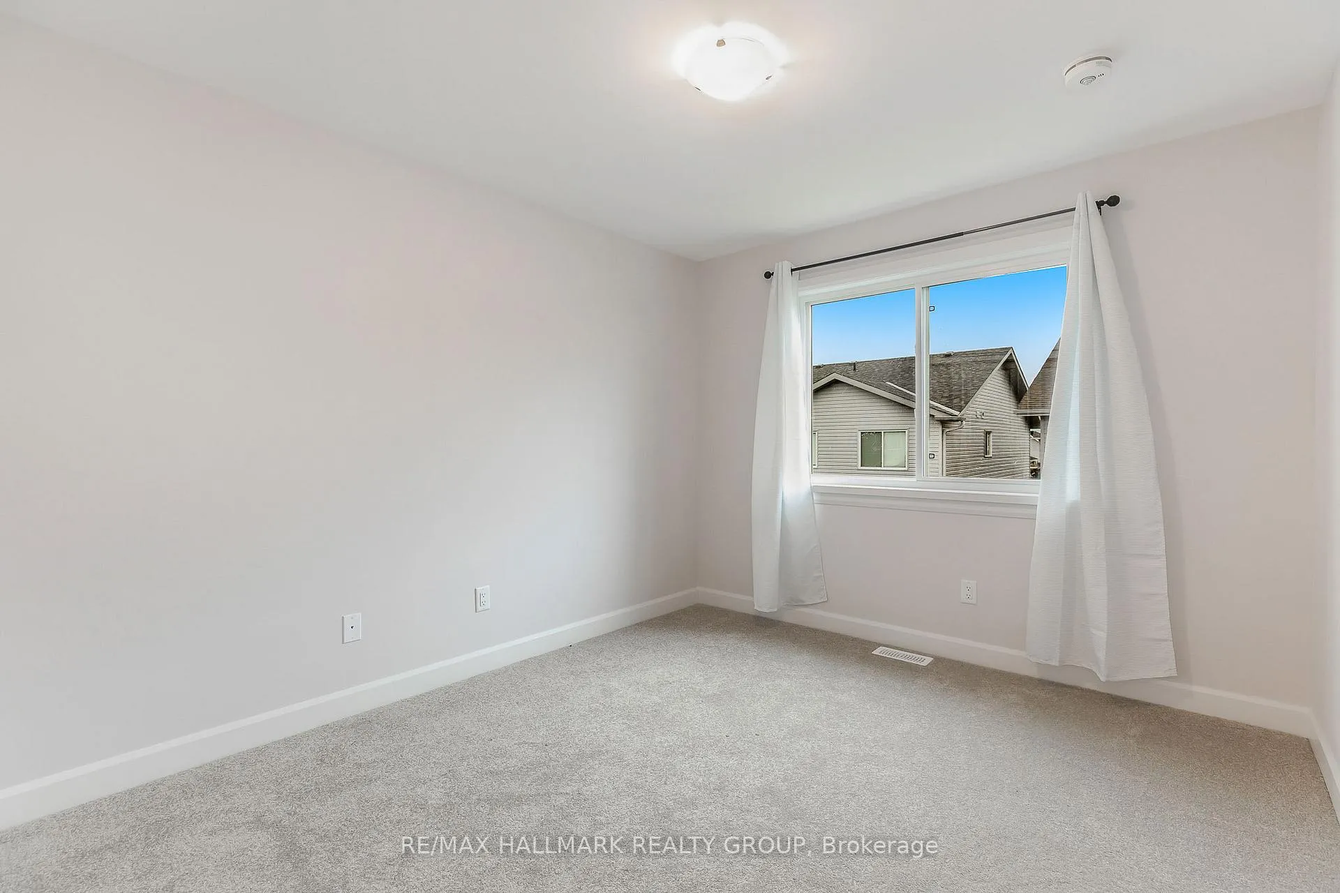 Photo 20 of 90 Vimy Ridge Crescent, Arnprior — HOMEH