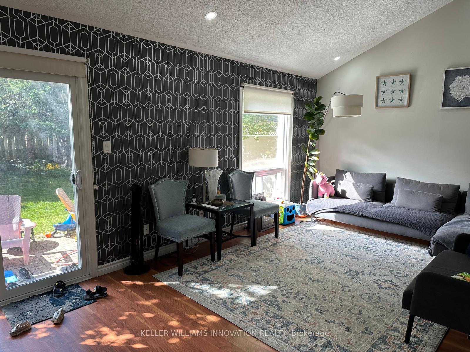 Photo 6 of Unit Unit B, 533 Rosemeadow Crescent, Waterloo — HOMEH