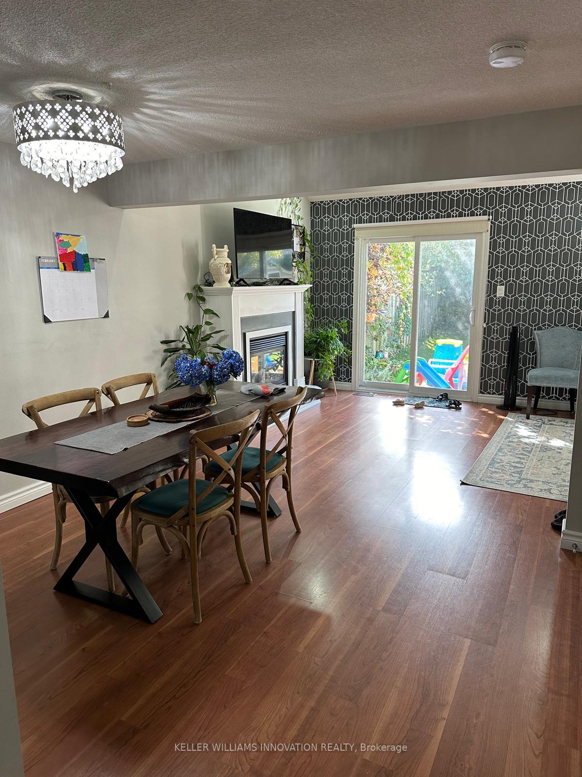 Photo 10 of Unit Unit B, 533 Rosemeadow Crescent, Waterloo — HOMEH