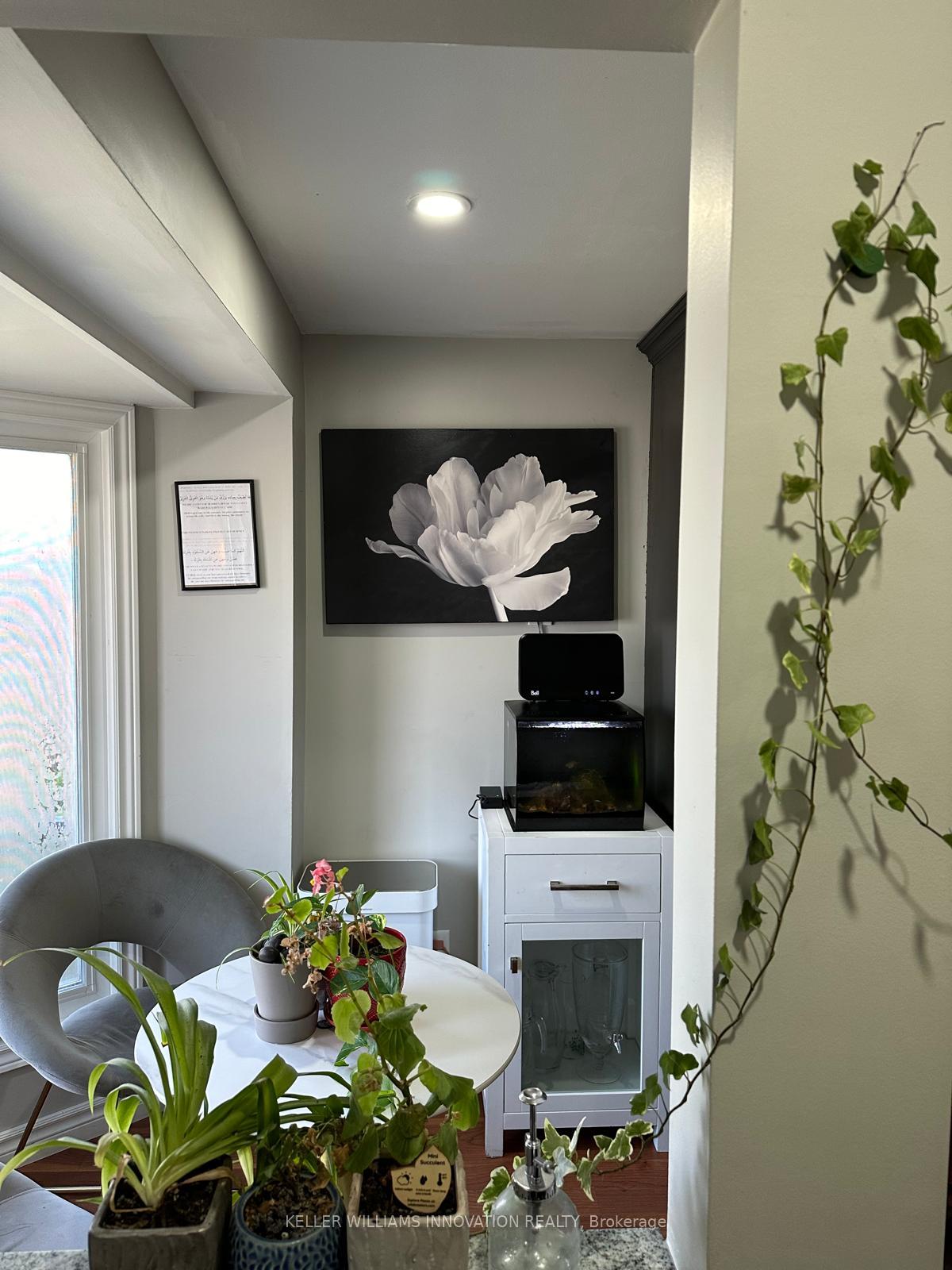 Photo 13 of Unit Unit B, 533 Rosemeadow Crescent, Waterloo — HOMEH