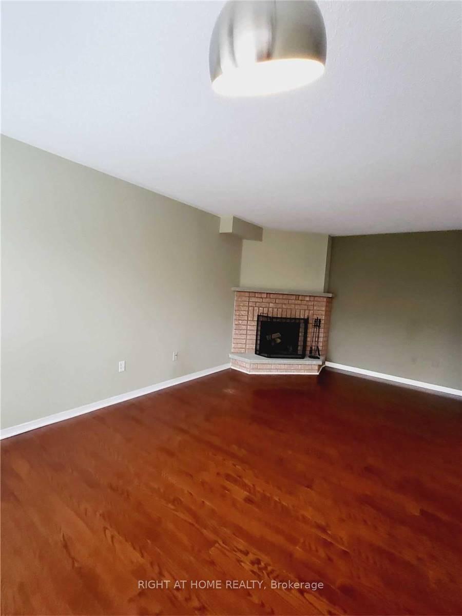 Photo 5 of Unit Upper Level, 115 Bonny Meadows Drive, Aurora, Aurora Highlands — HOMEH