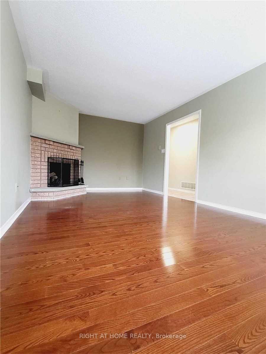 Photo 7 of Unit Upper Level, 115 Bonny Meadows Drive, Aurora, Aurora Highlands — HOMEH