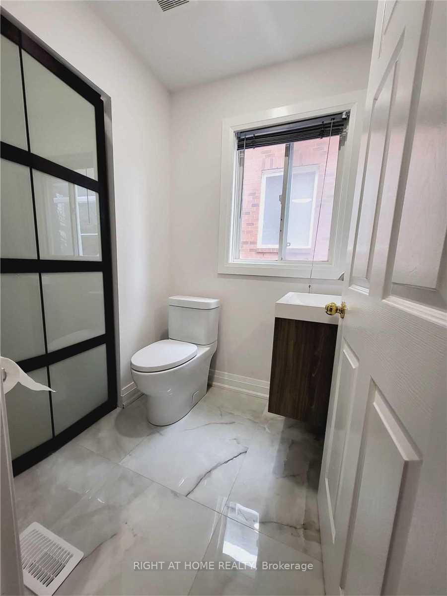 Photo 14 of Unit Upper Level, 115 Bonny Meadows Drive, Aurora, Aurora Highlands — HOMEH