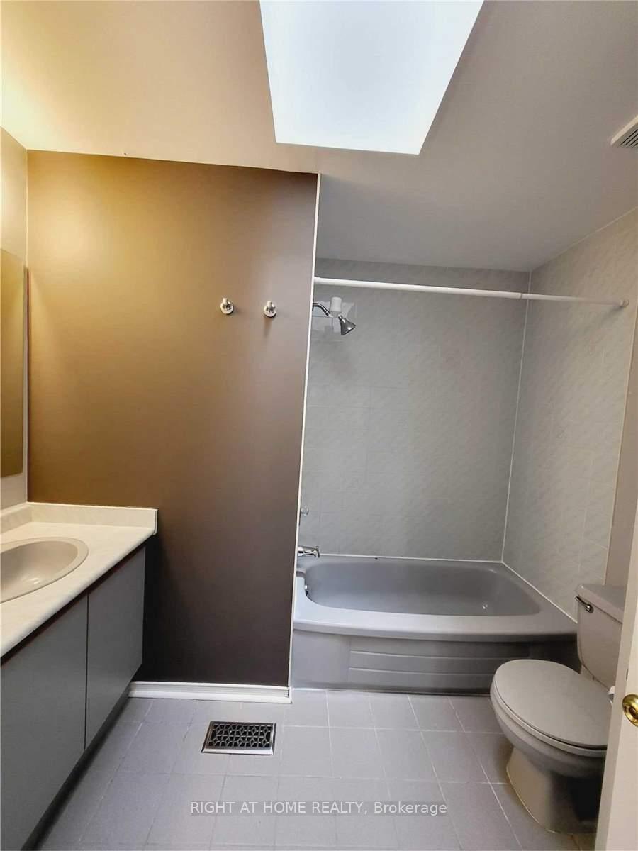 Photo 25 of Unit Upper Level, 115 Bonny Meadows Drive, Aurora, Aurora Highlands — HOMEH