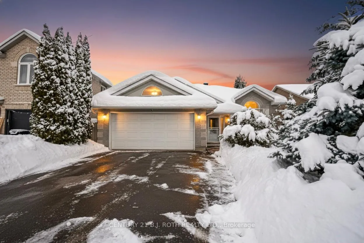 Photo 2 of 55 Bloxham Place, Barrie, Bayshore — HOMEH