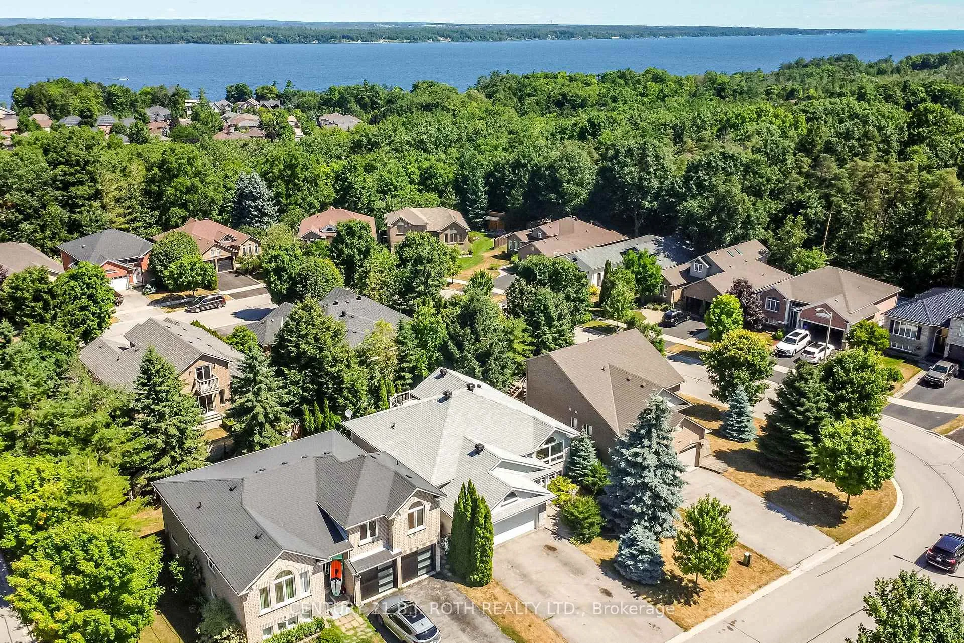 Photo 4 of 55 Bloxham Place, Barrie, Bayshore — HOMEH