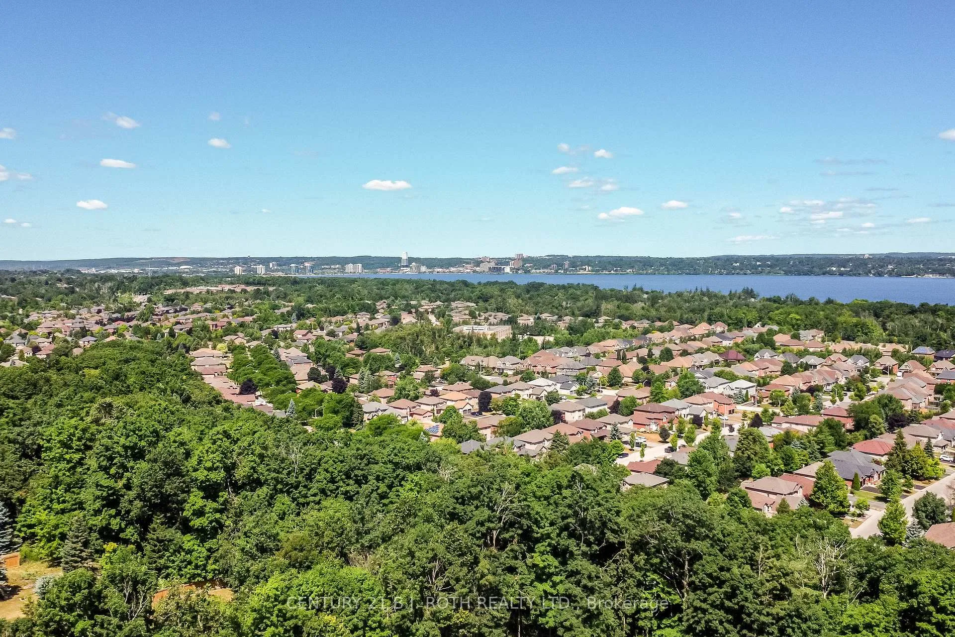 Photo 5 of 55 Bloxham Place, Barrie, Bayshore — HOMEH