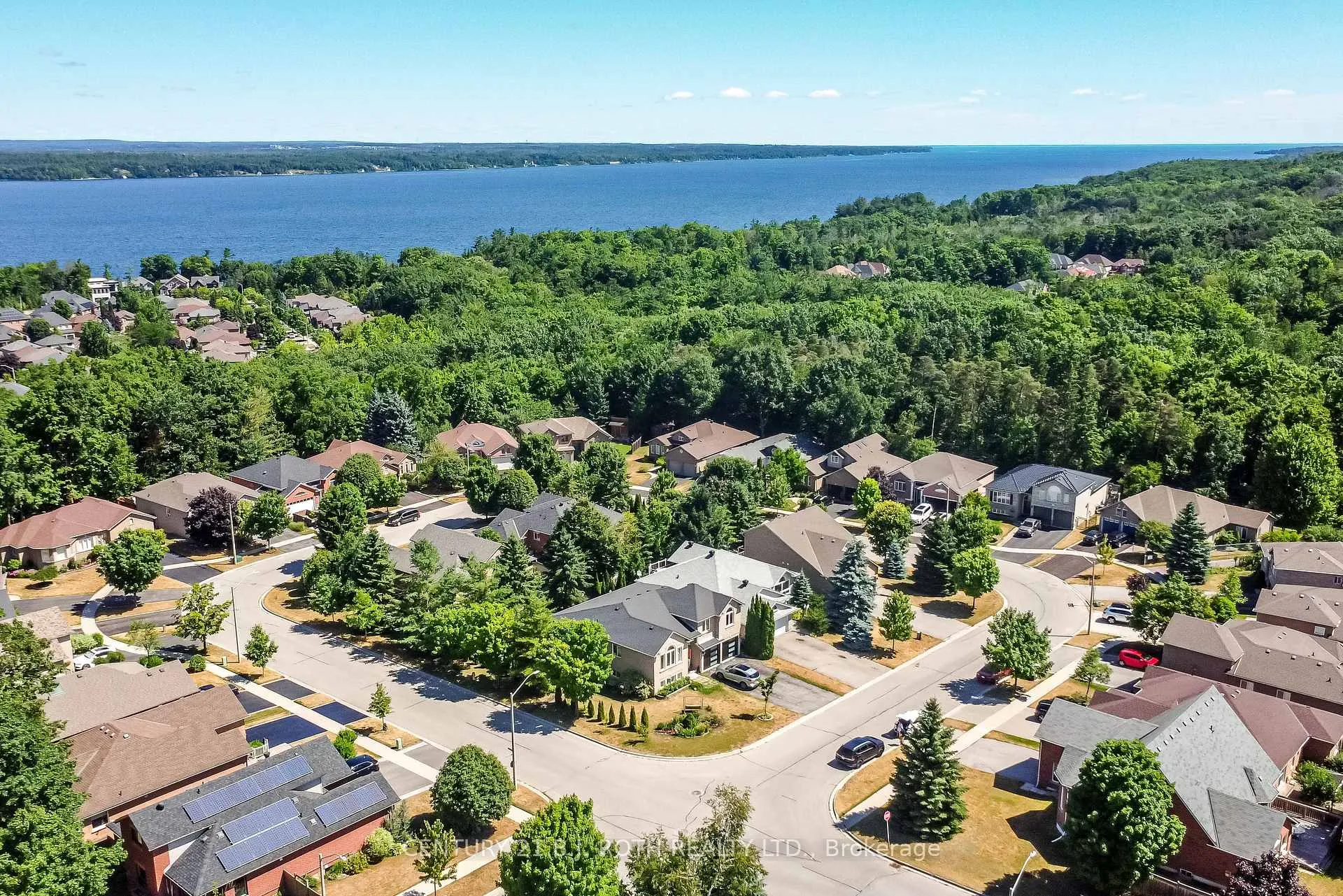 Photo 6 of 55 Bloxham Place, Barrie, Bayshore — HOMEH