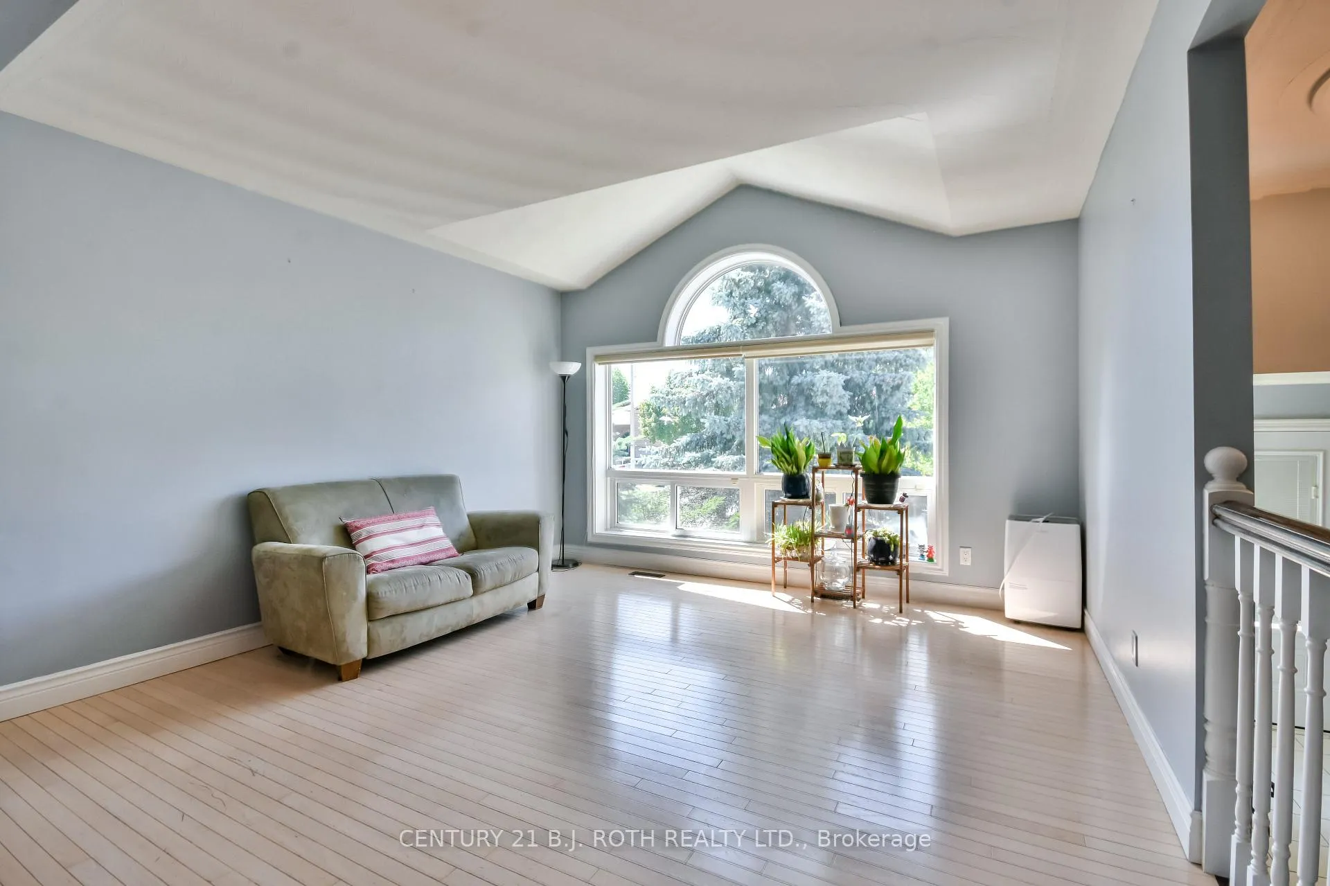 Photo 13 of 55 Bloxham Place, Barrie, Bayshore — HOMEH