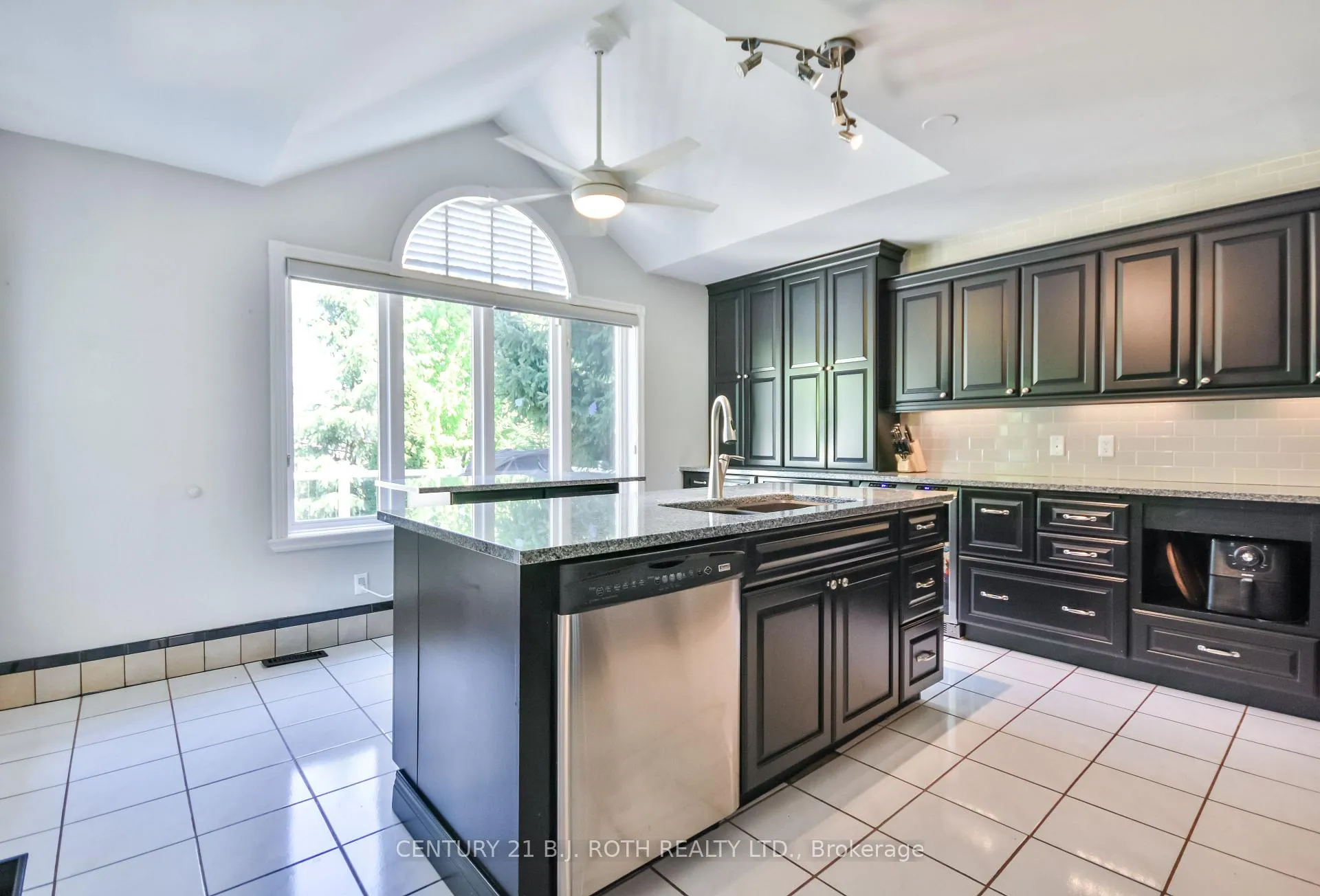 Photo 14 of 55 Bloxham Place, Barrie, Bayshore — HOMEH