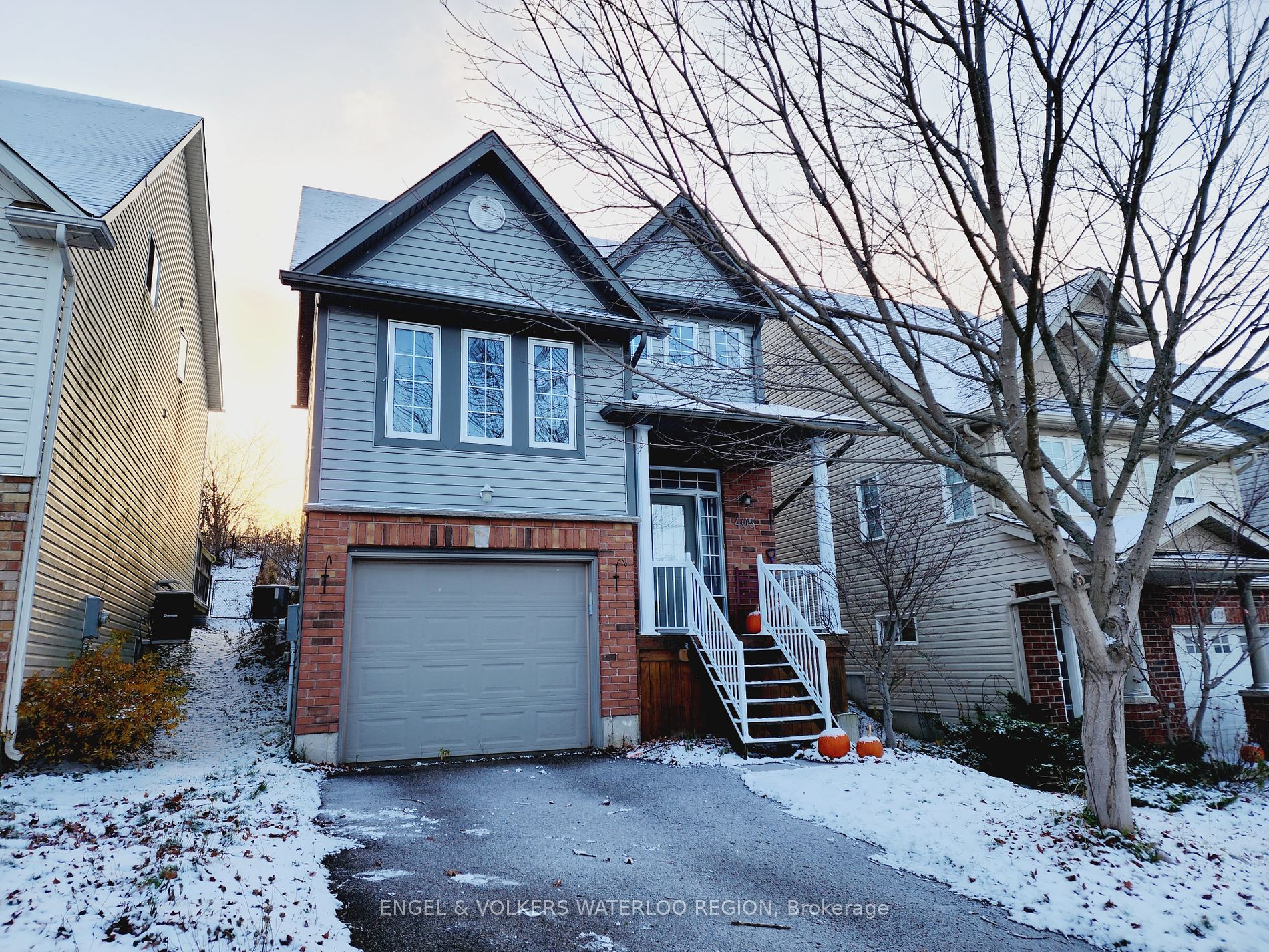 Front of 405 White Birch Avenue