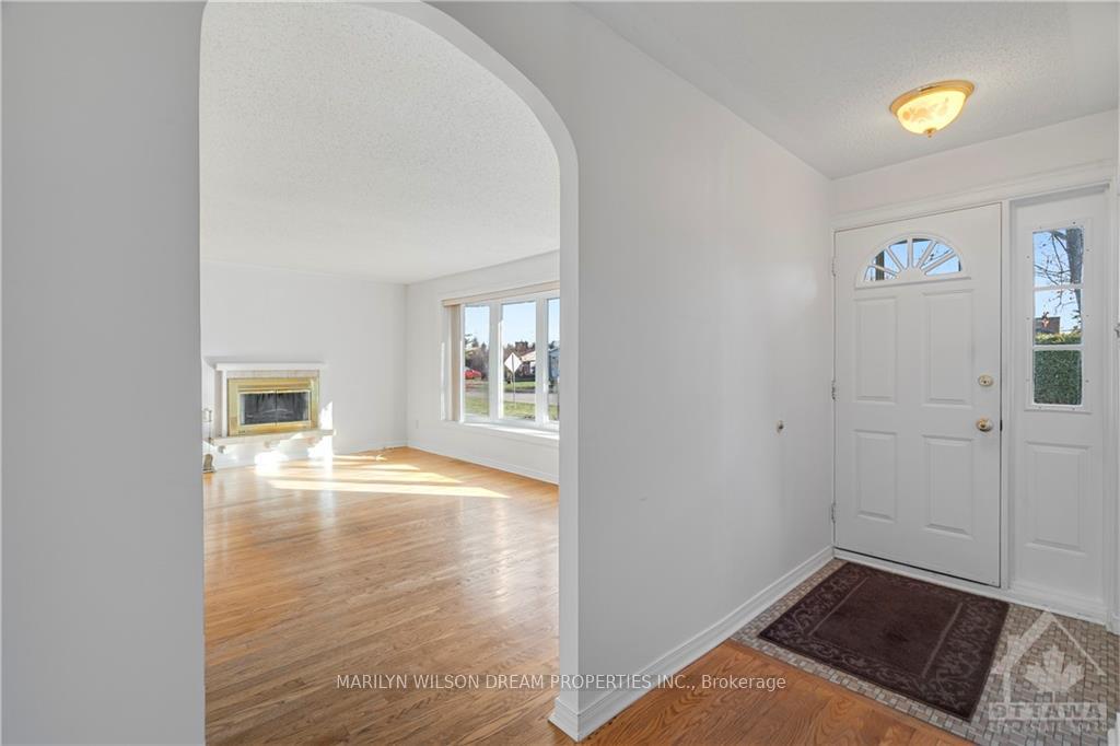 Photo 2 of 17 Domus Crescent, Ottawa, Lynwood Village — HOMEH